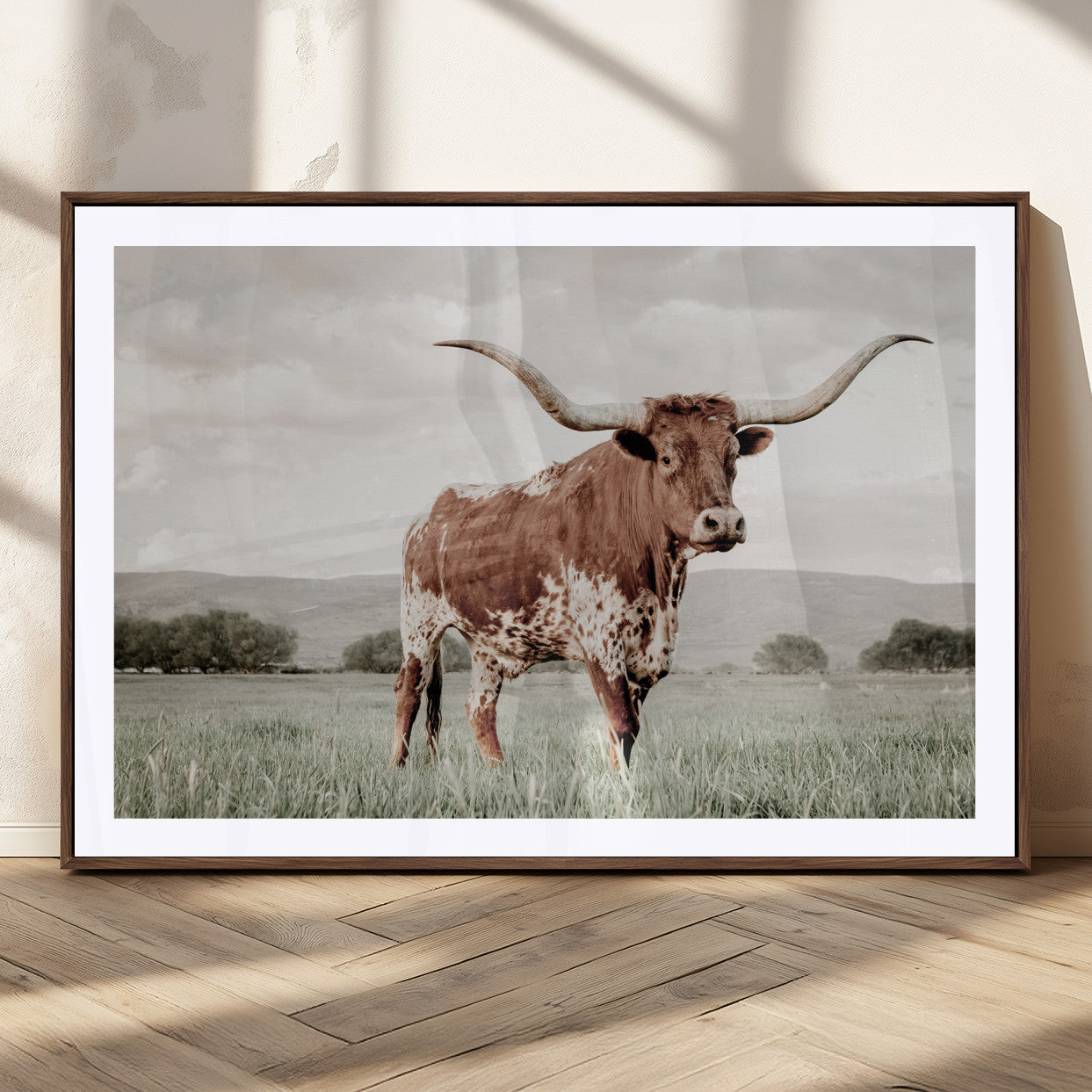 MGC-FP-36x24 - Texas Longhorn Wall Art Canvas Print, Framed Spotted Cattle Art Picture Print, Horned Bull Perfect Rustic Western Decor Artwork
