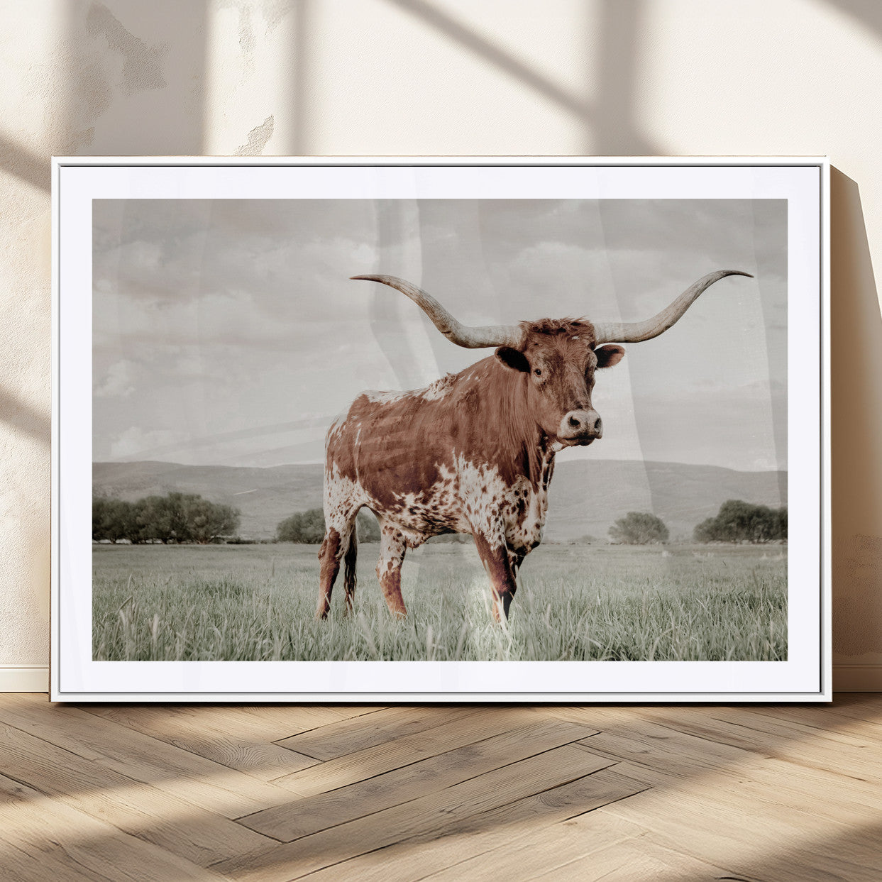 MGC-FP-36x24 - Texas Longhorn Wall Art Canvas Print, Framed Spotted Cattle Art Picture Print, Horned Bull Perfect Rustic Western Decor Artwork