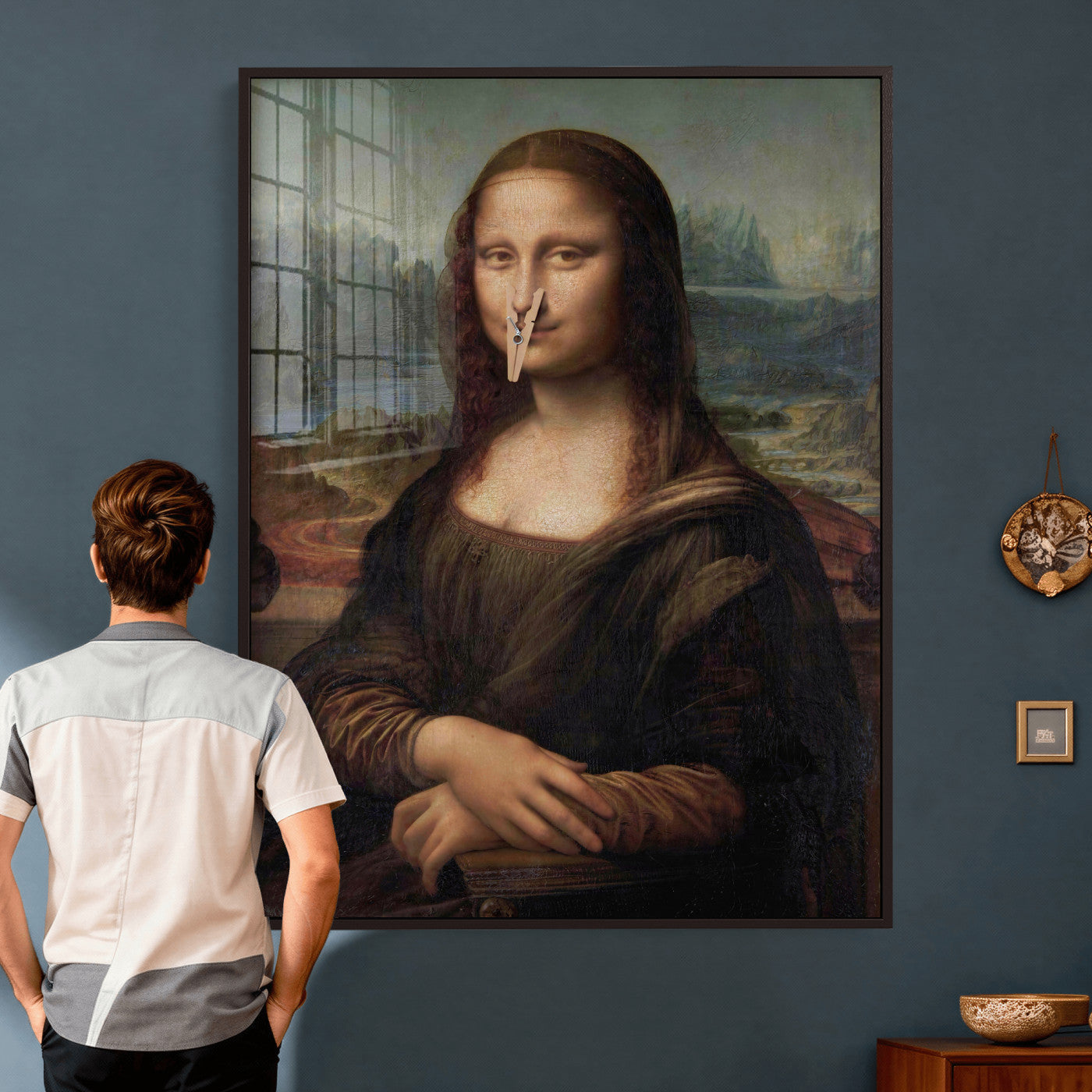 59125950-MGV-CV-24X36 - Funny Bathroom Canvas Wall Art Print, Mona Lisa Clothespin Nose Humor Decor, Classic Art Parody, Toilet Room Wall Art, Quirky Housewarming Gift, Eclectic Home Decor