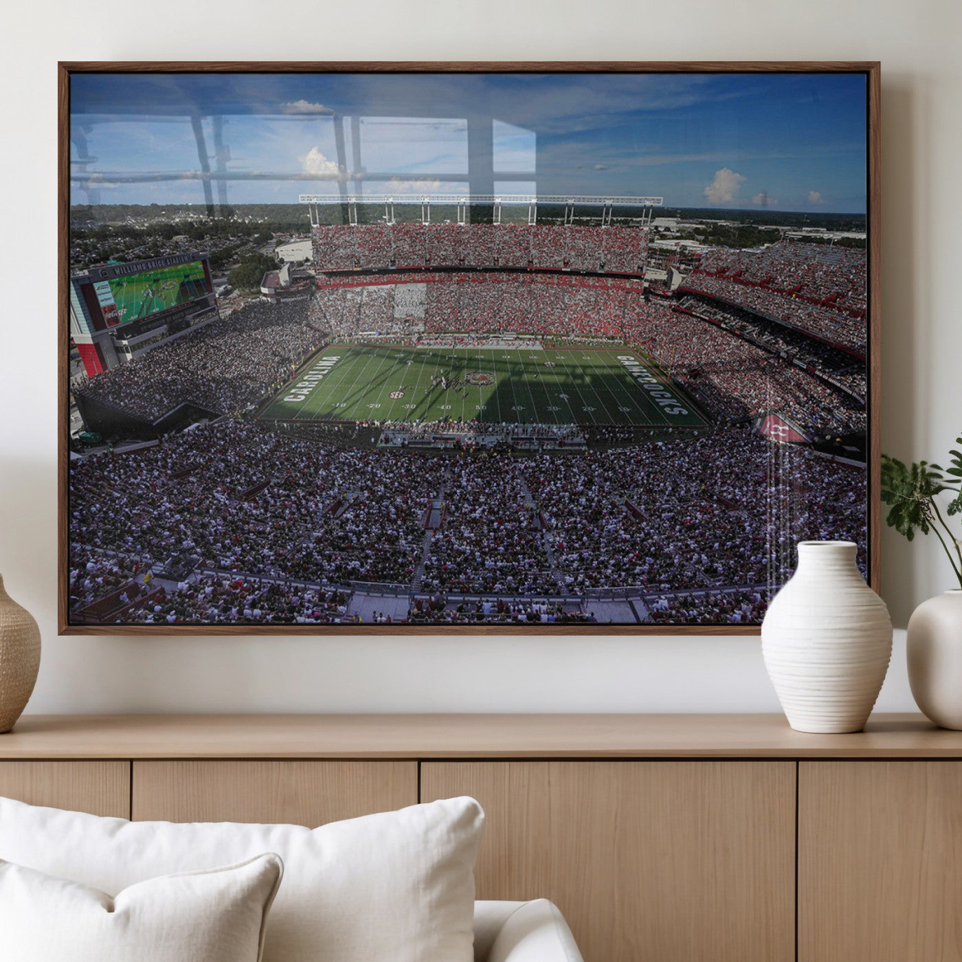 83382-MGV-FP-36X24-3P_Walnut-South Carolina Gamecocks Football Team Print - Columbia Williams-Brice Stadium Wall Art Canvas Print