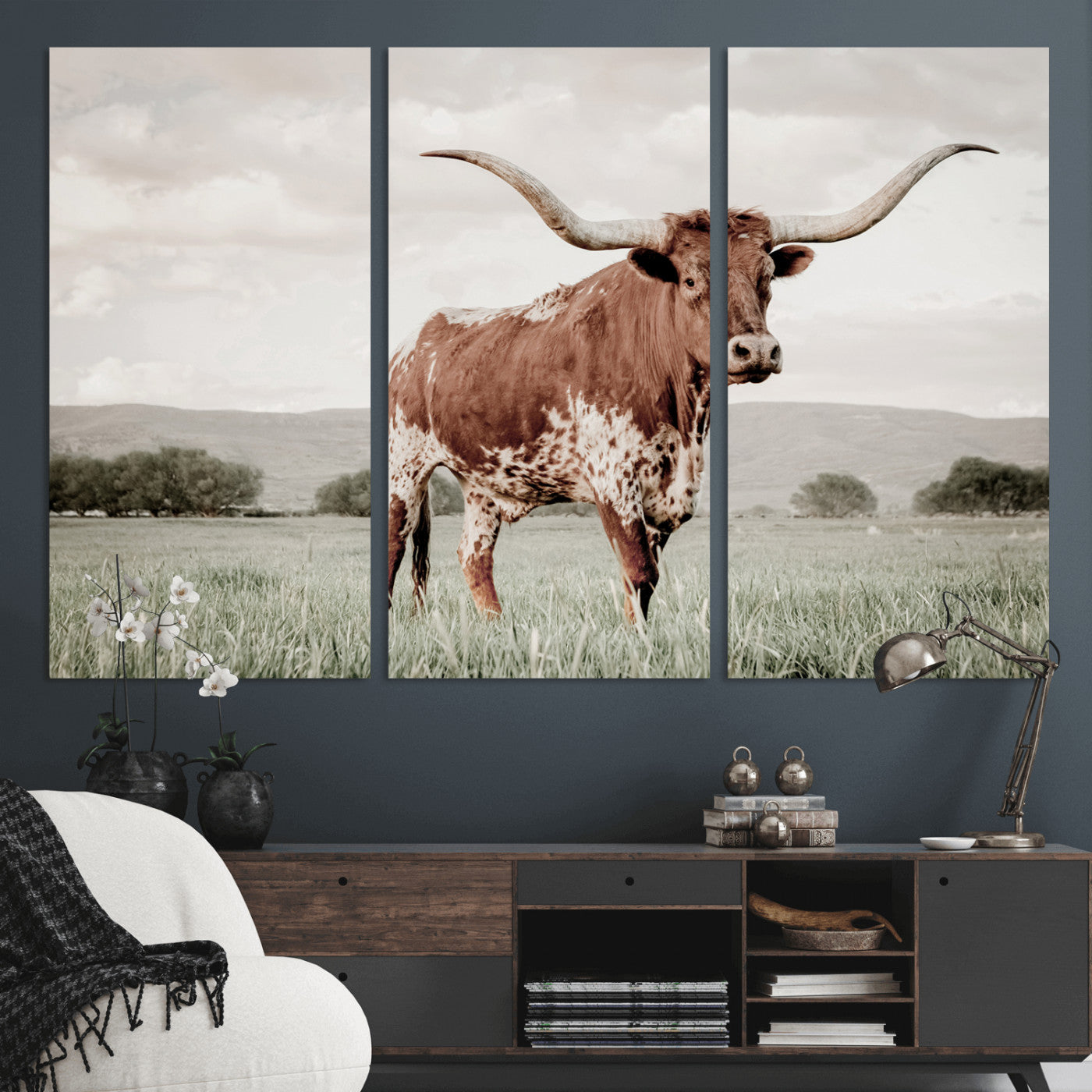MGV-CV-48X32-3P - Texas Longhorn Wall Art Canvas Print, Framed Spotted Cattle Art Picture Print, Horned Bull Perfect Rustic Western Decor Artwork