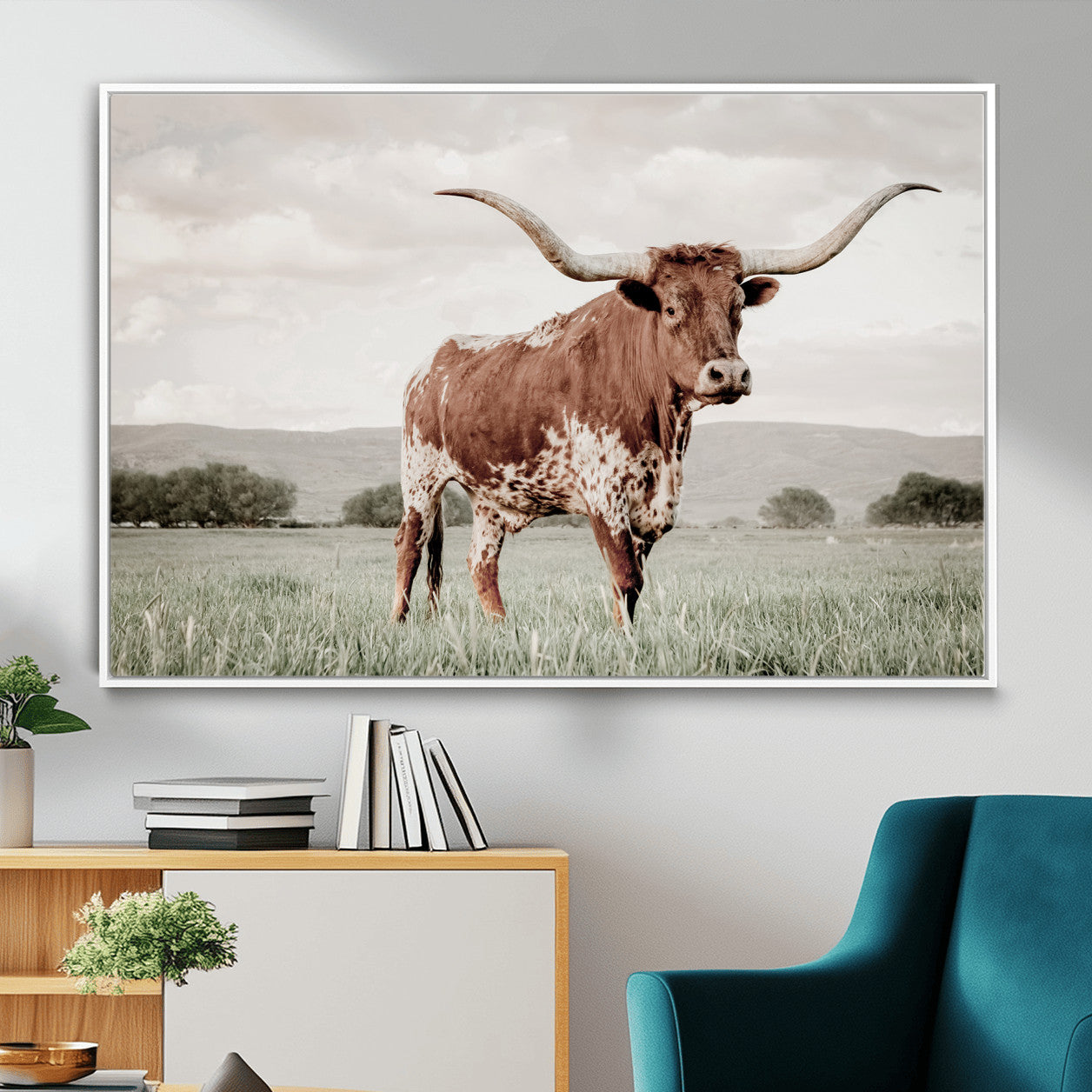 MGV-FC-36X24 - Texas Longhorn Wall Art Canvas Print, Framed Spotted Cattle Art Picture Print, Horned Bull Perfect Rustic Western Decor Artwork