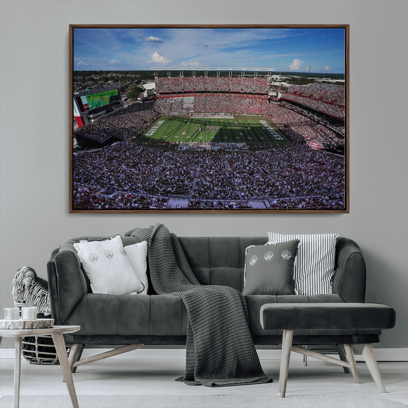83382-MGV-FC-36X24_Walnut-South Carolina Gamecocks Football Team Print - Columbia Williams-Brice Stadium Wall Art Canvas Print