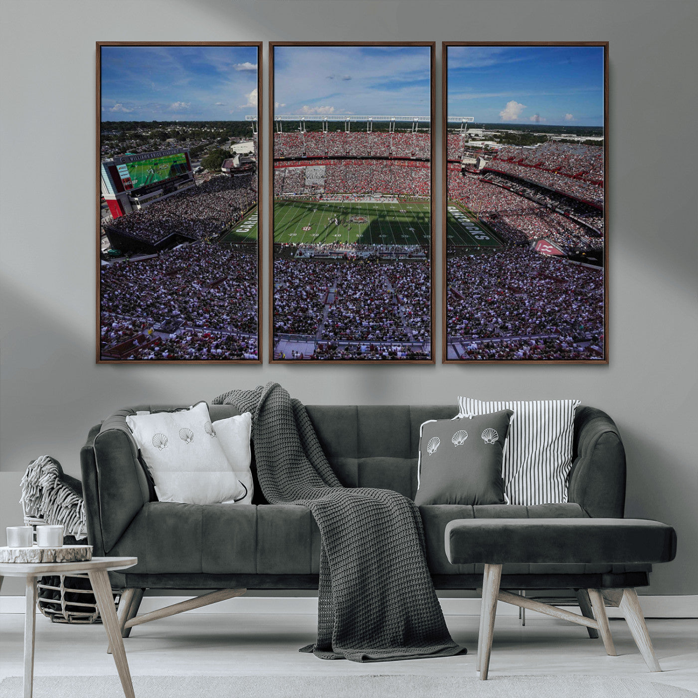 83382-MGV-CV-36X24-South Carolina Gamecocks Football Team Print - Columbia Williams-Brice Stadium Wall Art Canvas Print