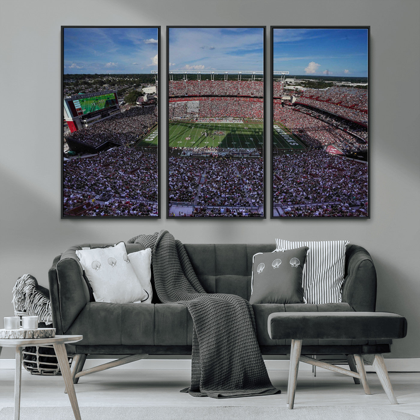 83382-MGV-CV-36X24-South Carolina Gamecocks Football Team Print - Columbia Williams-Brice Stadium Wall Art Canvas Print