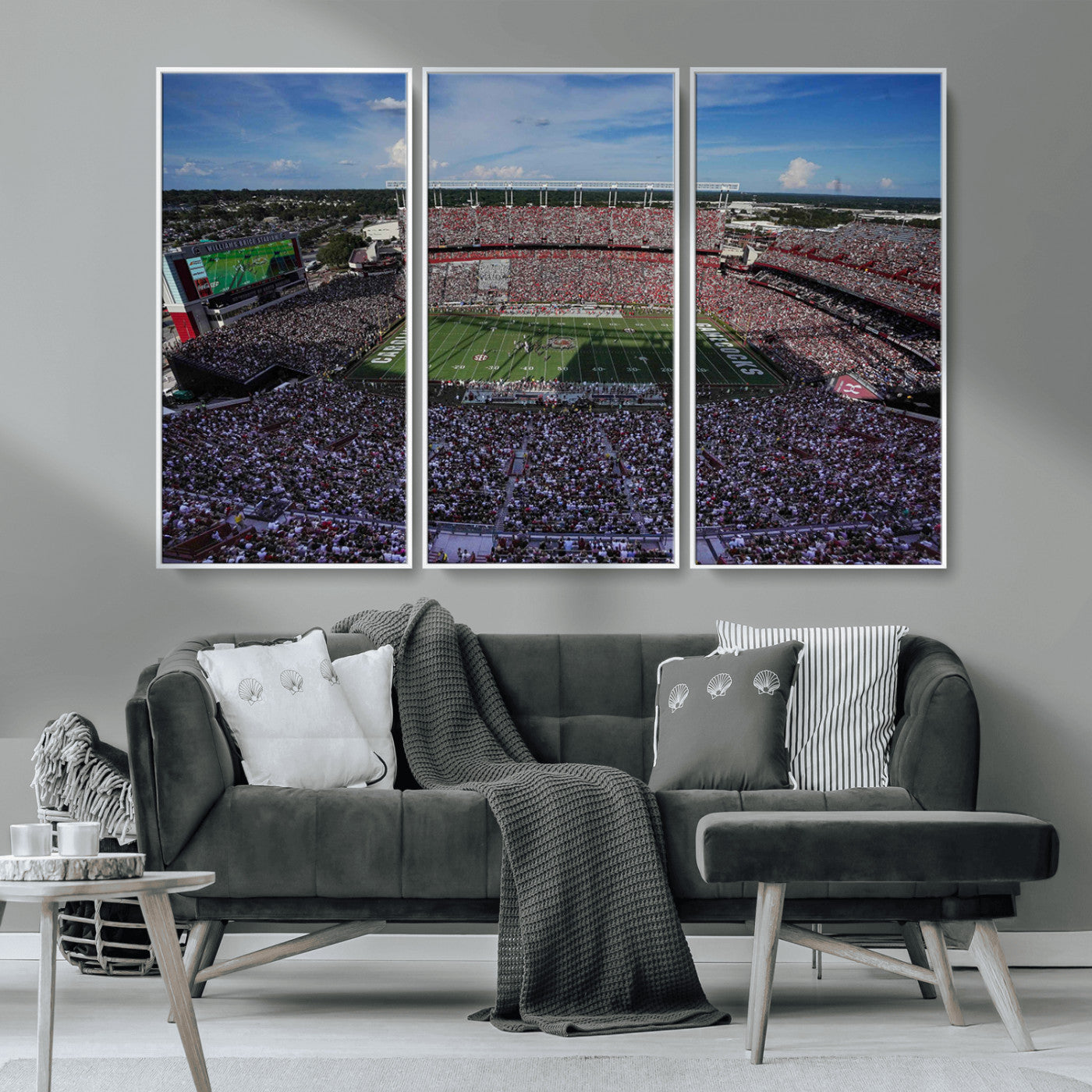 83382-MGV-CV-36X24-South Carolina Gamecocks Football Team Print - Columbia Williams-Brice Stadium Wall Art Canvas Print
