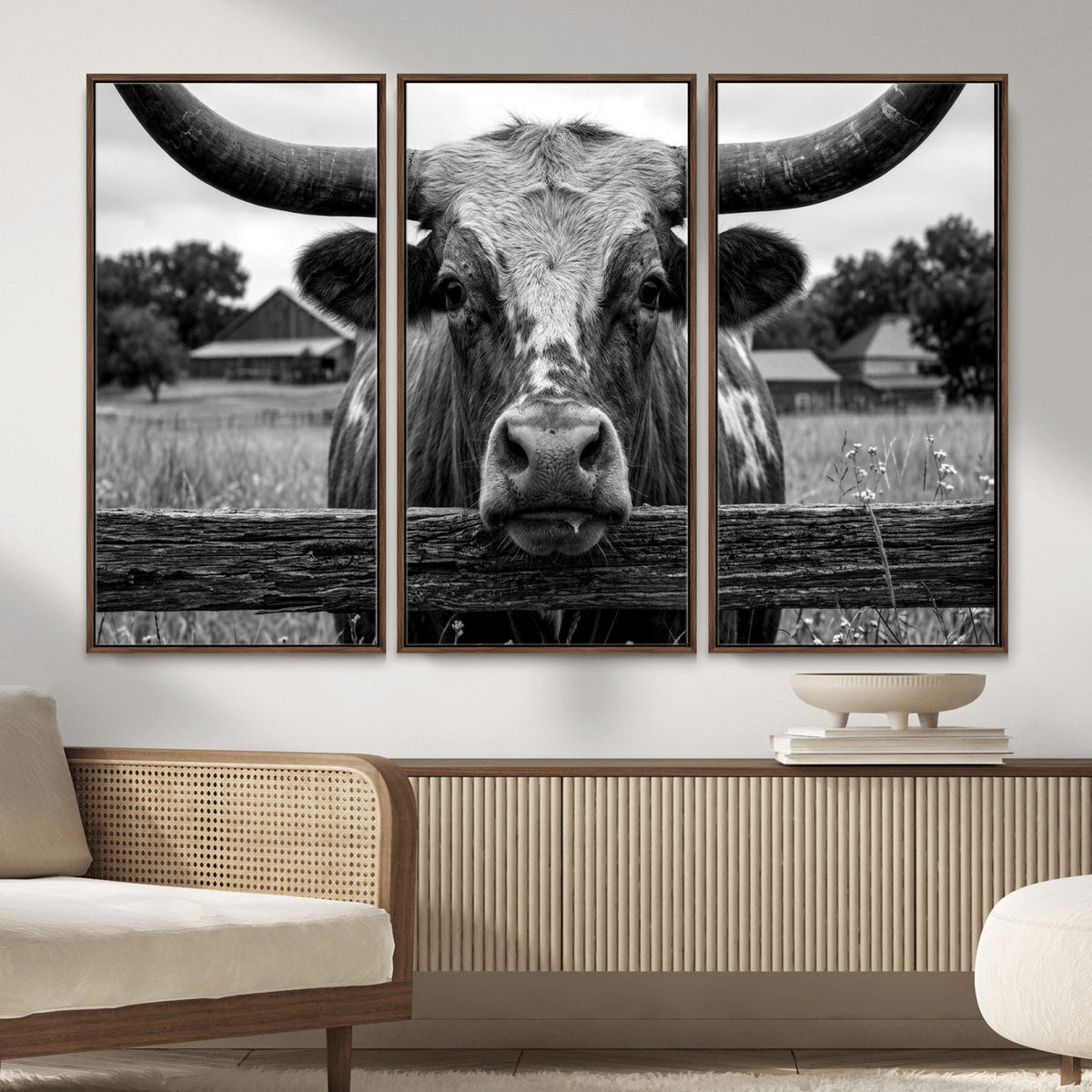 59378683B-MGV-CV-36X24 - Black White Texas Longhorn Bull Canvas Wall Art, Western Ranch Cattle Photography Print, Rustic Farmhouse Cowboy Decor Artwork