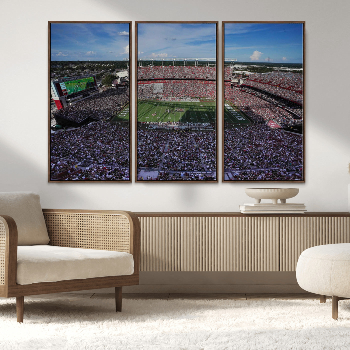 83382-MGV-FC-48X32-3P_Walnut-South Carolina Gamecocks Football Team Print - Columbia Williams-Brice Stadium Wall Art Canvas Print