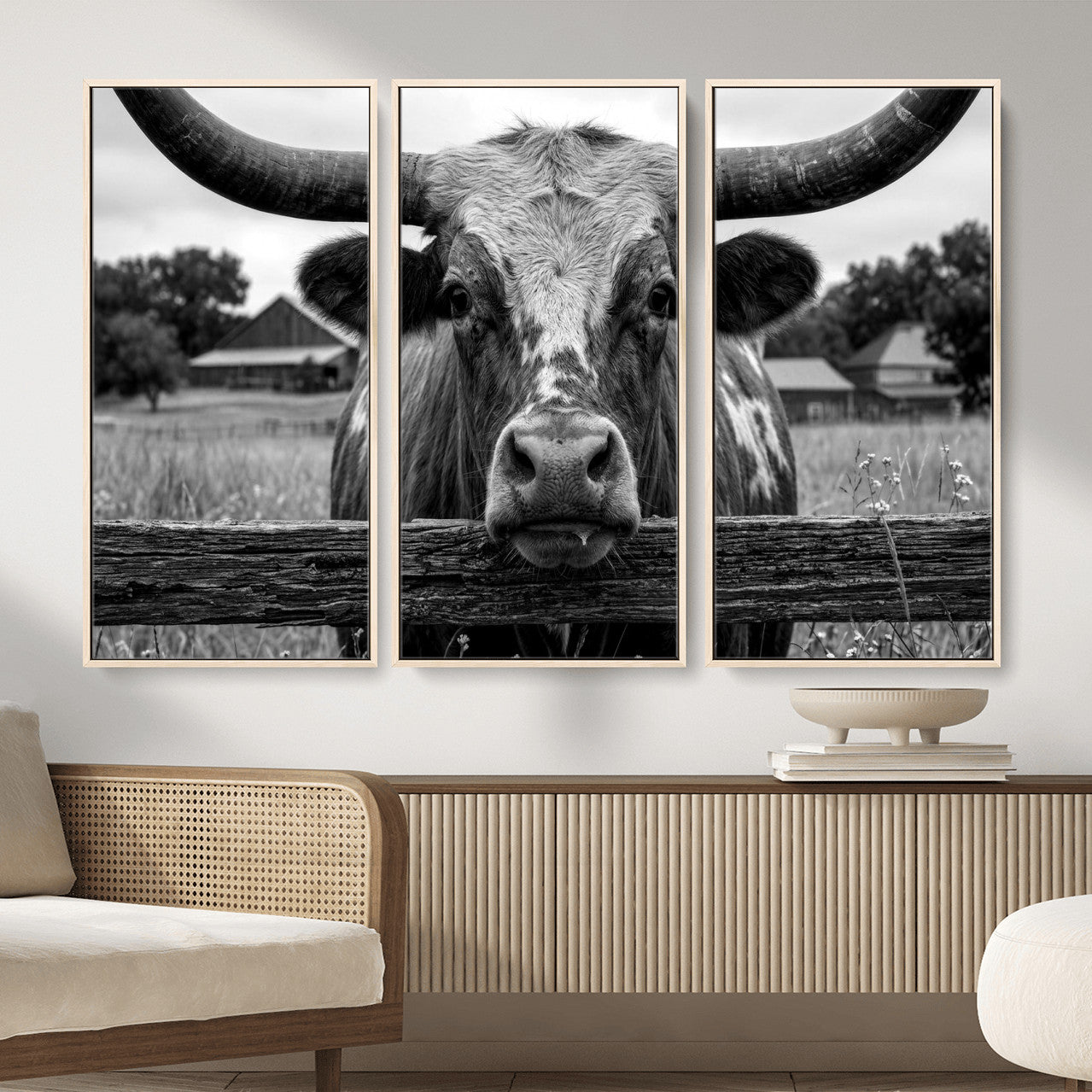 59378683B-MGV-CV-36X24 - Black White Texas Longhorn Bull Canvas Wall Art, Western Ranch Cattle Photography Print, Rustic Farmhouse Cowboy Decor Artwork