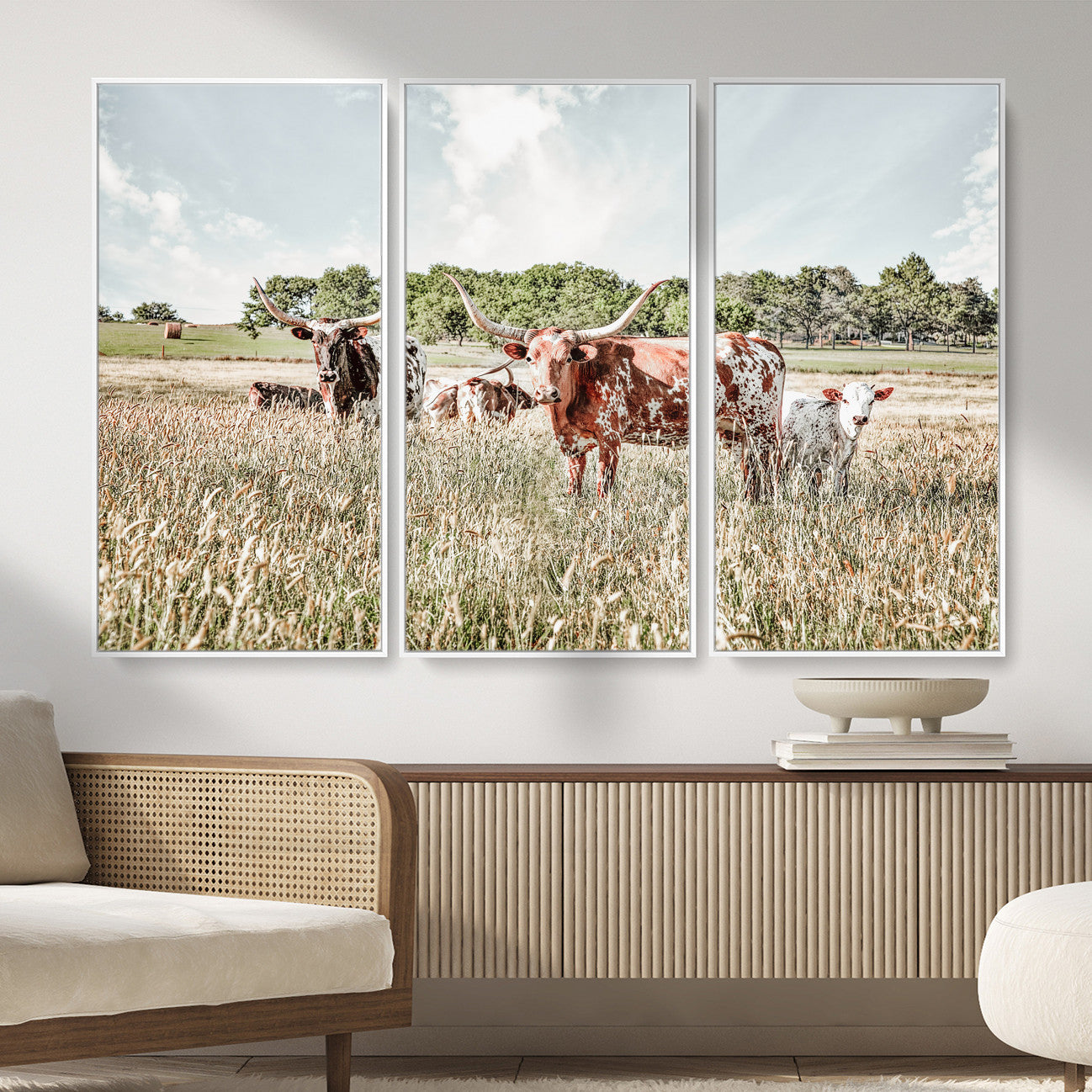 21823552-MGV-CV-36X24 - Texas Longhorn Cattle Wall Art Canvas Print, Rustic Ranch Landscape Artwork, Western Farm Field Scene, Country Prairie Animal Canvas Wall Art