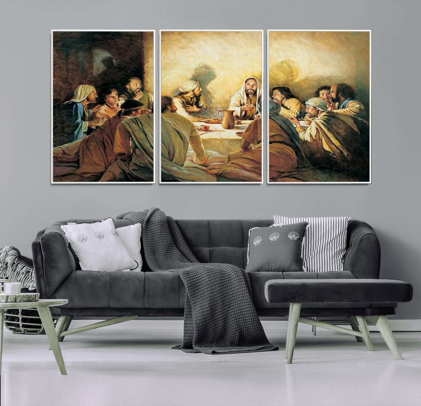 Framed canvas print of the Last Supper, depicting Jesus and his disciples, perfect for religious or Christian-themed home decor.