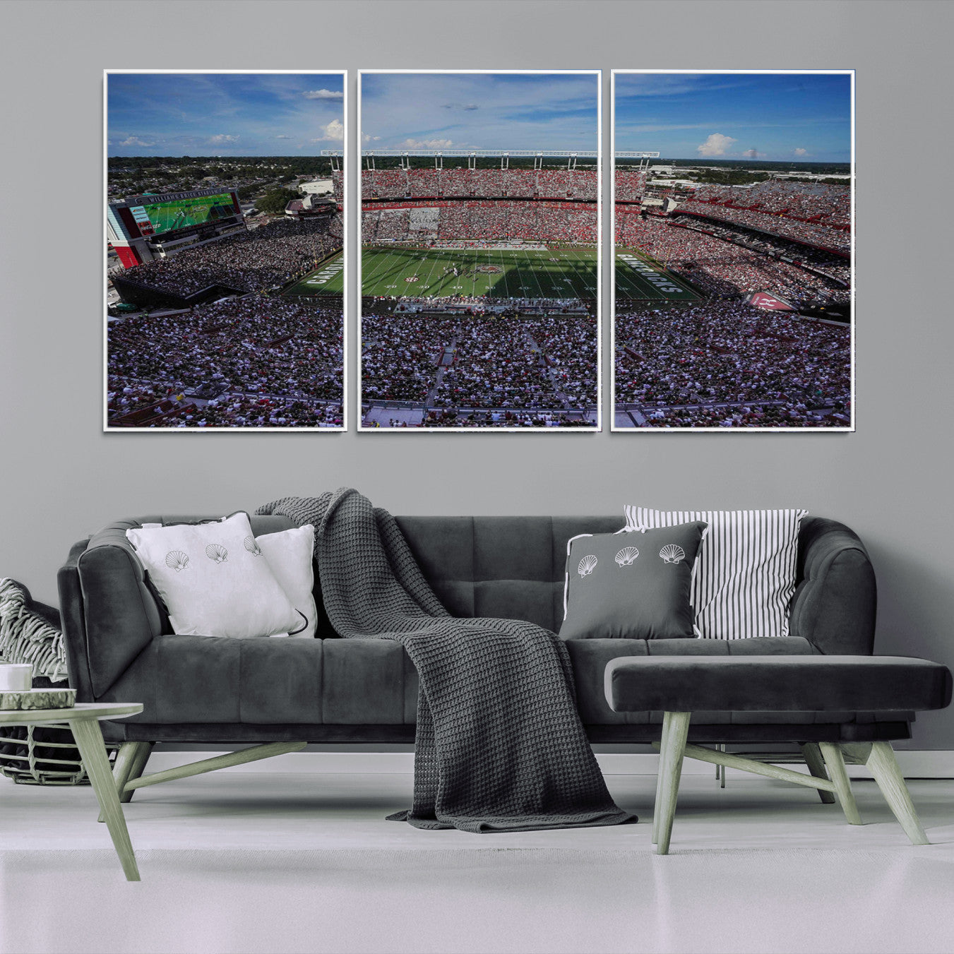 83382-MGV-FC-60X30-3P_White-South Carolina Gamecocks Football Team Print - Columbia Williams-Brice Stadium Wall Art Canvas Print