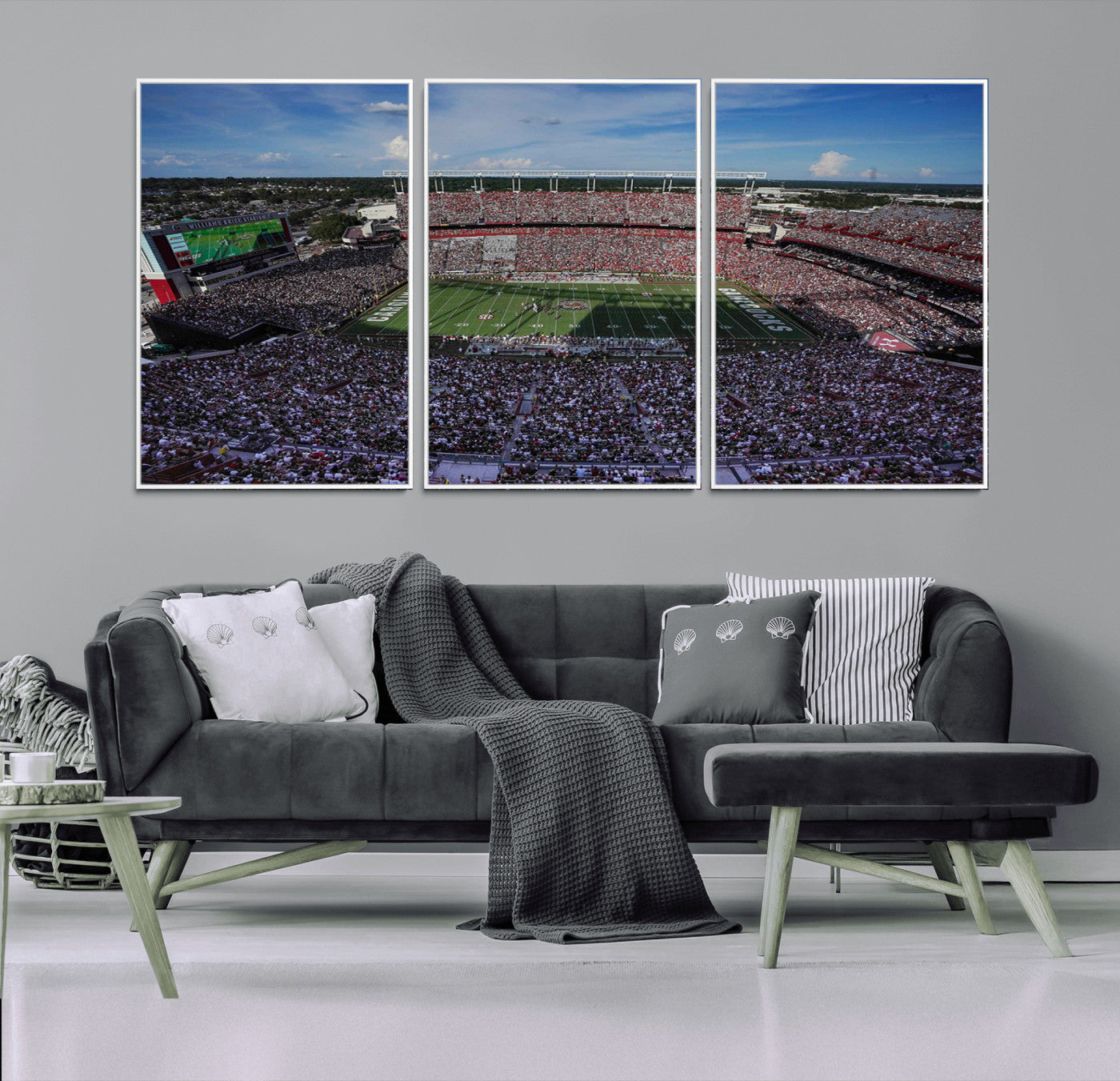 83382-MGV-FC-60X30-3P_White-South Carolina Gamecocks Football Team Print - Columbia Williams-Brice Stadium Wall Art Canvas Print