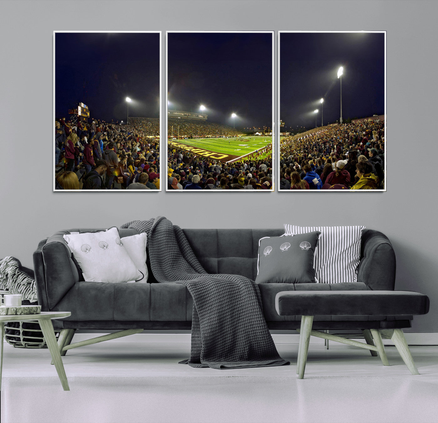 -Central Michigan University Chippewas Canvas Wall Art, Football Team Print - Mount Pleasant