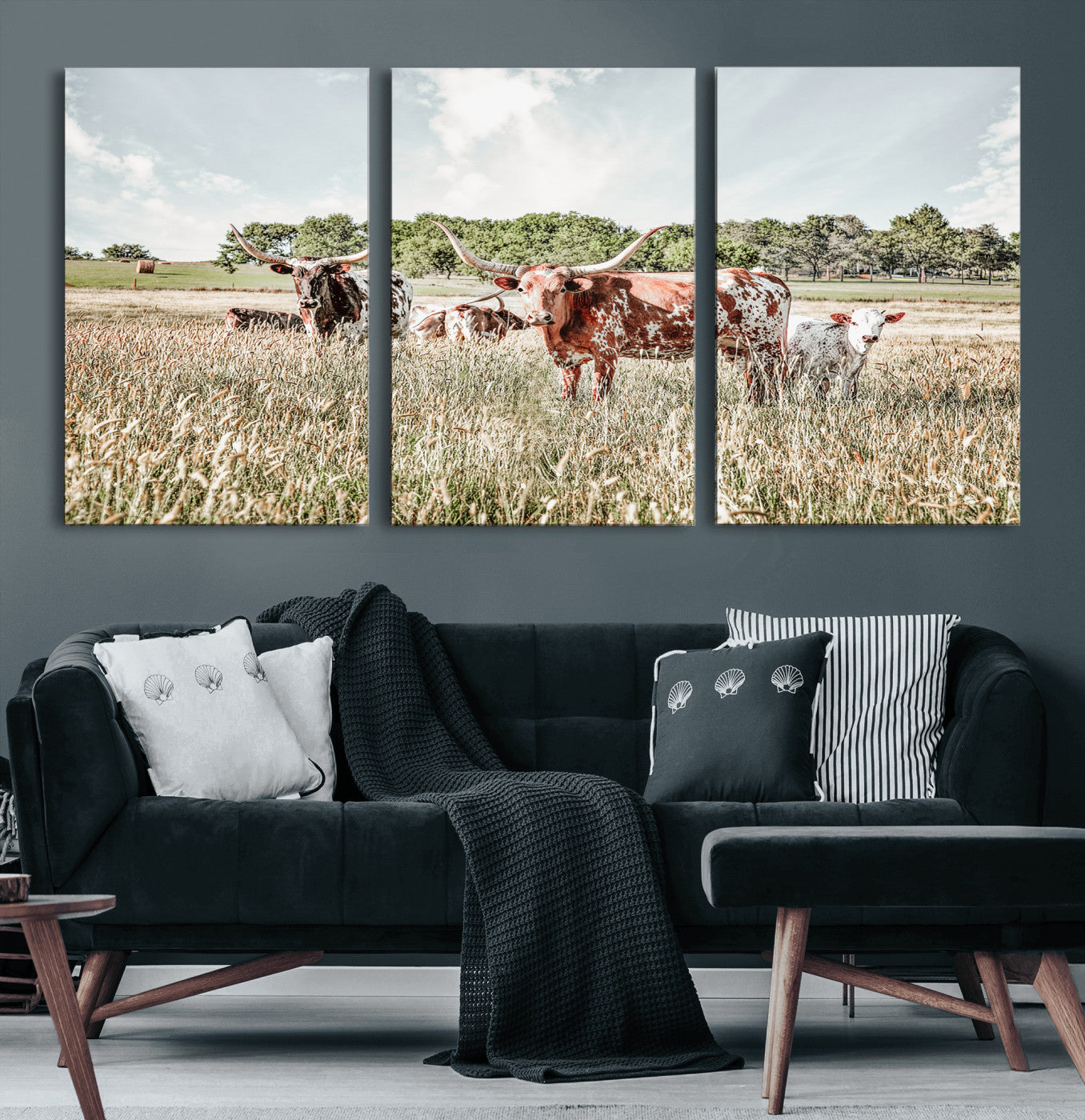 21823552-MGV-CV-36X24 - Texas Longhorn Cattle Wall Art Canvas Print, Rustic Ranch Landscape Artwork, Western Farm Field Scene, Country Prairie Animal Canvas Wall Art