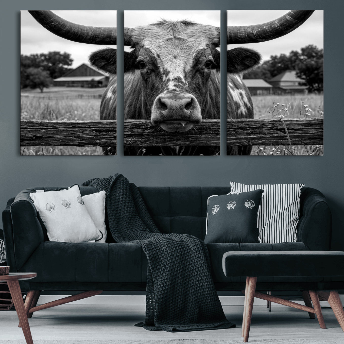 59378683B-MGV-CV-36X24 - Black White Texas Longhorn Bull Canvas Wall Art, Western Ranch Cattle Photography Print, Rustic Farmhouse Cowboy Decor Artwork