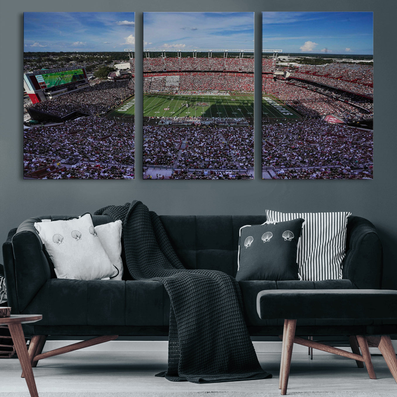83382-MGV-CV-60X30-3P-South Carolina Gamecocks Football Team Print - Columbia Williams-Brice Stadium Wall Art Canvas Print