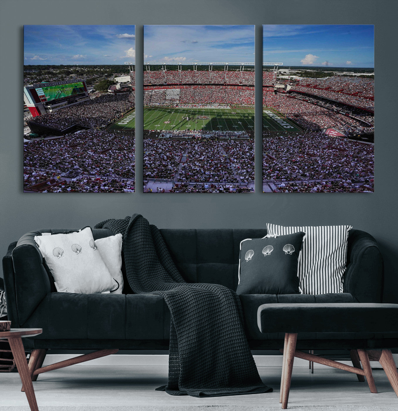 83382-MGV-CV-60X30-3P-South Carolina Gamecocks Football Team Print - Columbia Williams-Brice Stadium Wall Art Canvas Print