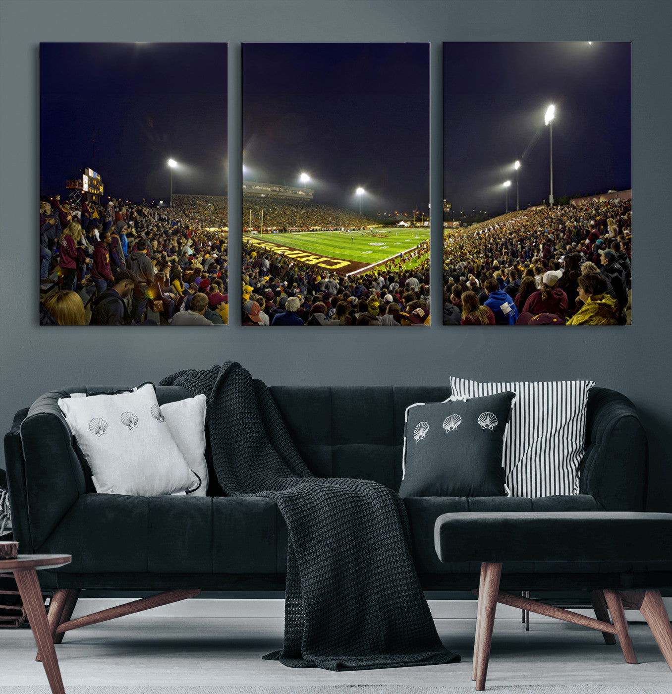 -Central Michigan University Chippewas Canvas Wall Art, Football Team Print - Mount Pleasant