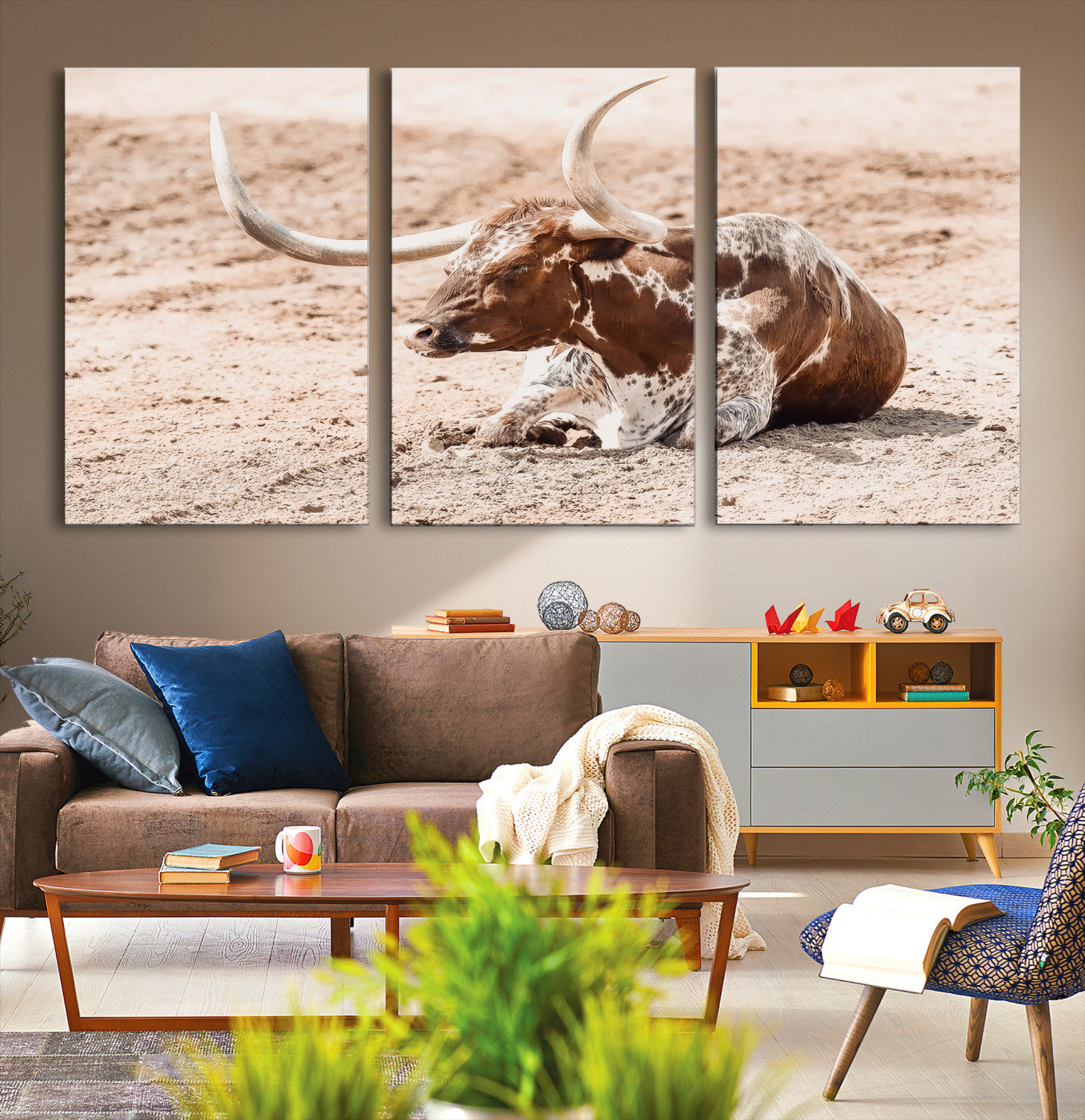 91248682-MGV-CV-36X24-Texas Longhorn Wall Art Canvas Print – Framed Resting Bull Spotted Cattle Western Ranch Animal Artwork for Home Office