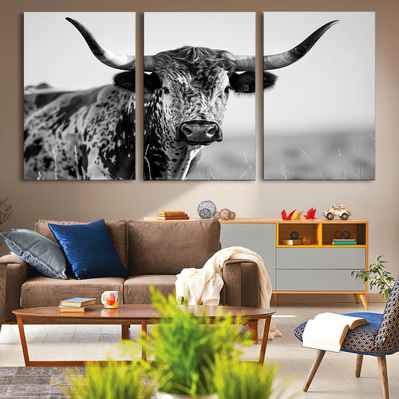 89724-MGV-CV-36X24-Texas Cow Longhorn Wall Art Canvas Print in Black and White – Framed, Ready to Hang