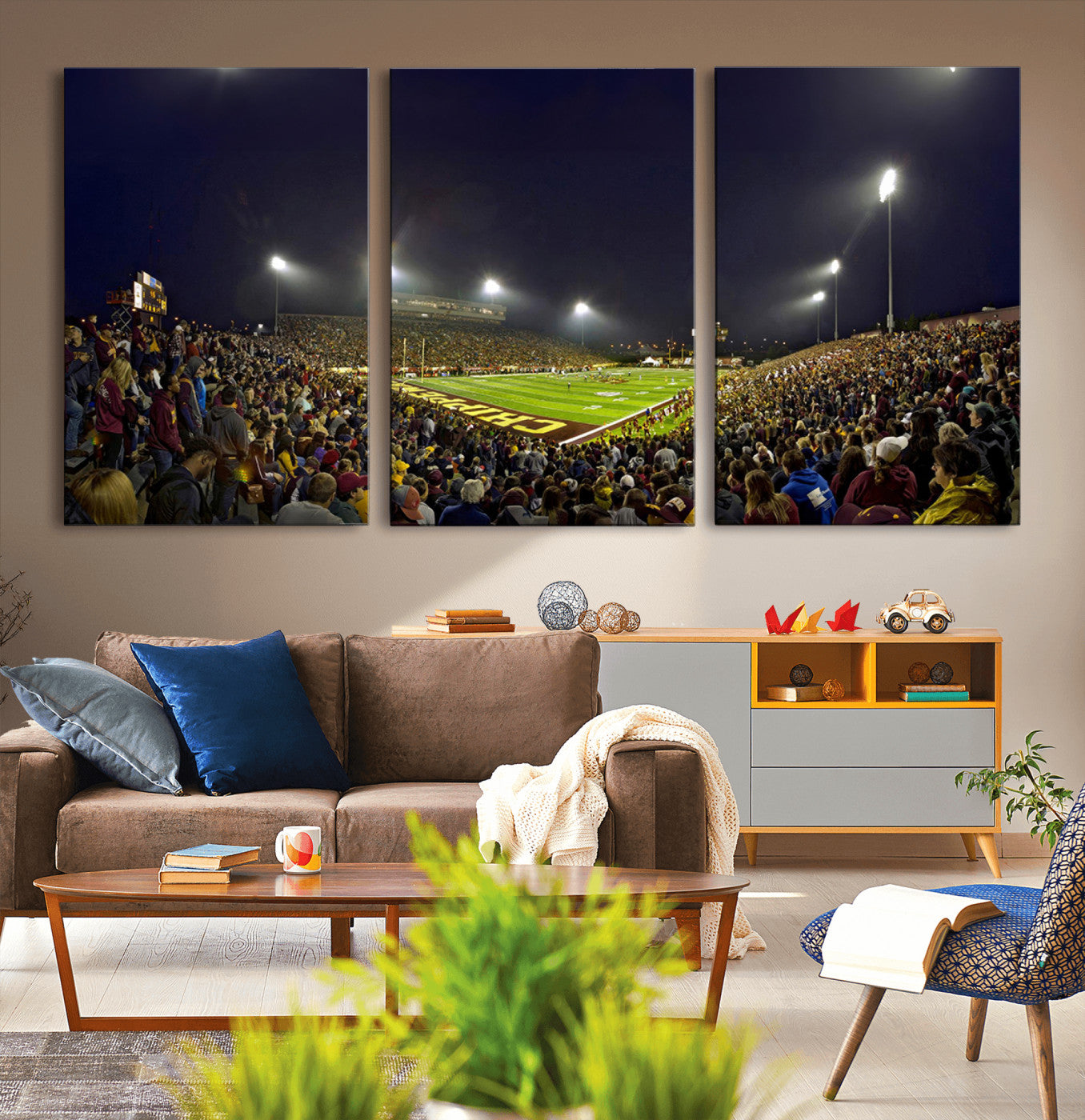 -Central Michigan University Chippewas Canvas Wall Art, Football Team Print - Mount Pleasant