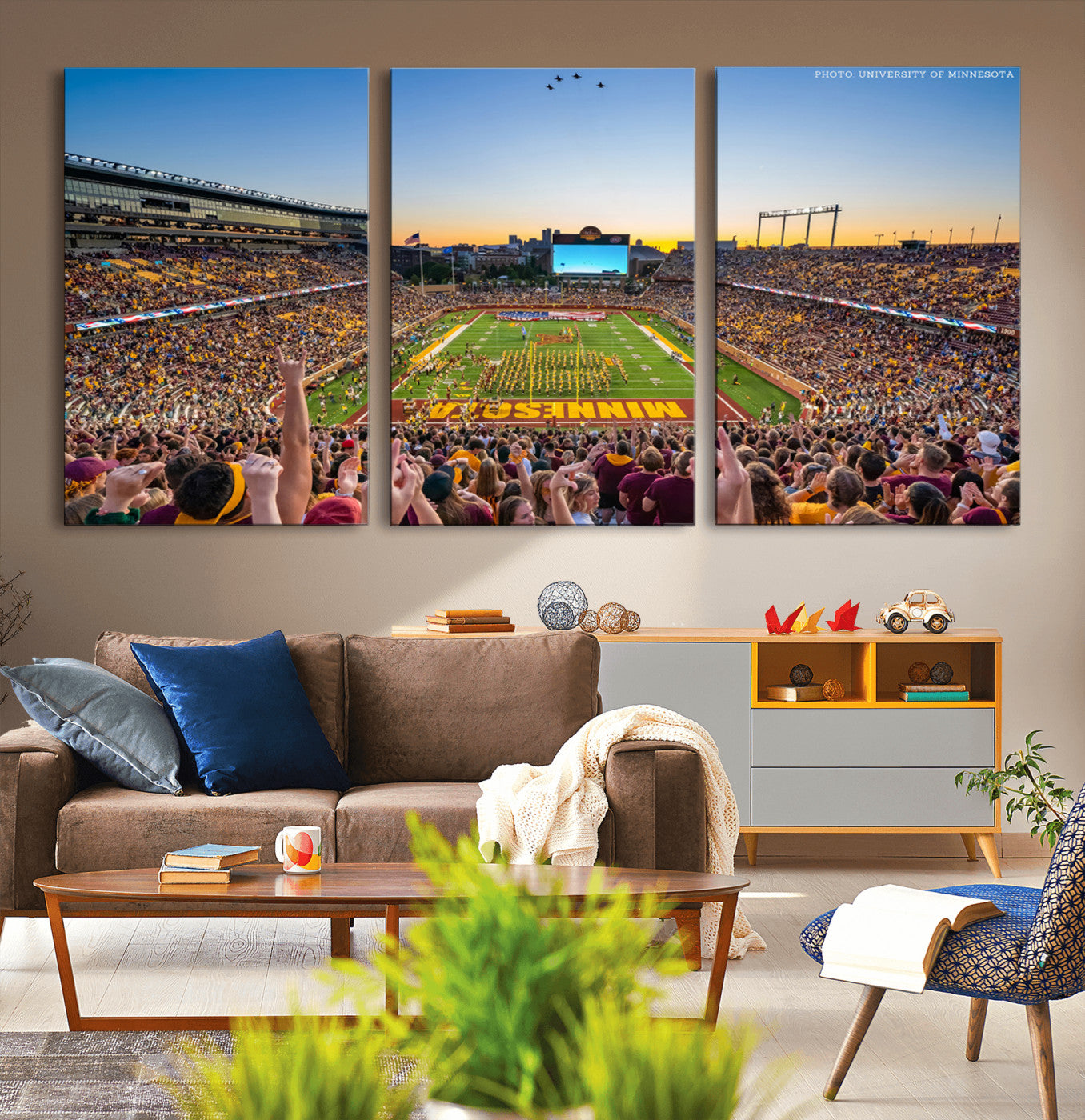 63452-MGV-CV-36X24-University of Minnesota Golden Gophers Football Team Print - Minneapolis Huntington Bank Stadium