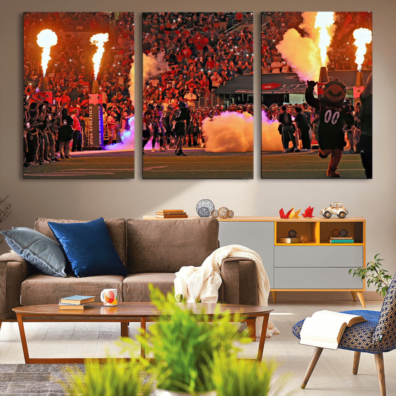 -The University of Texas at San Antonio Roadrunners Football Team Print - San Antonio Alamodome Wall