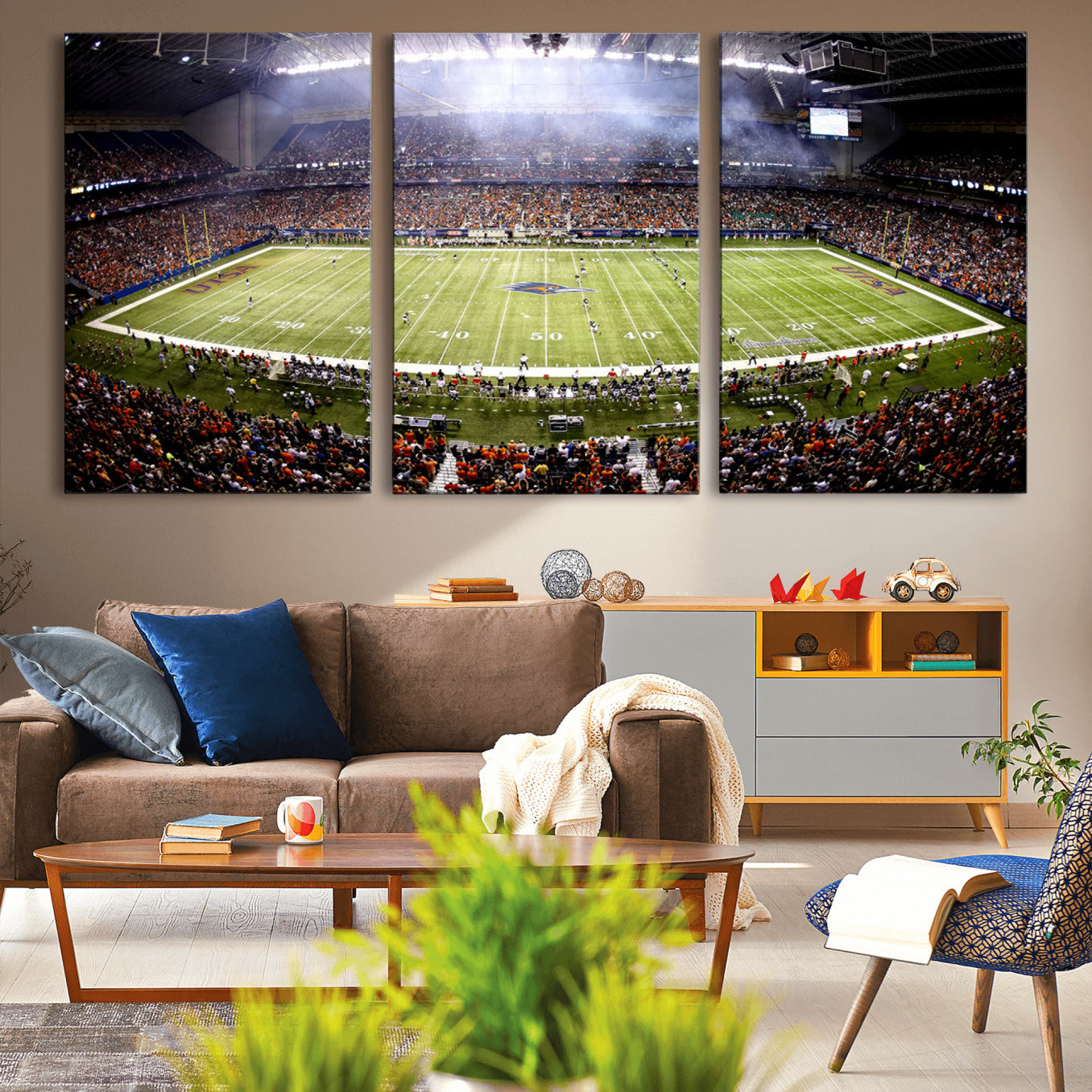 -The University of Texas at San Antonio Roadrunners Football Team Print - San Antonio Alamodome Wall