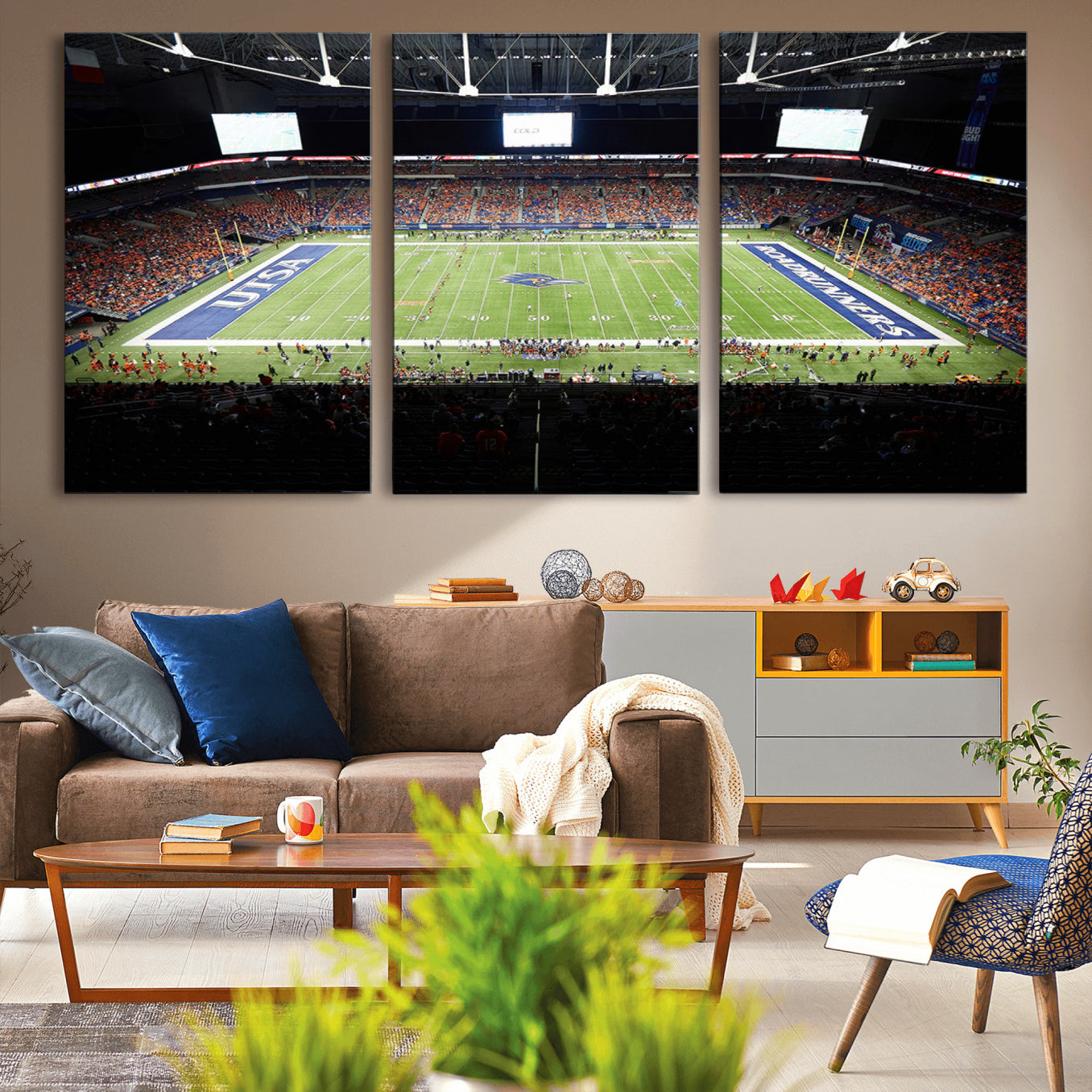 -The University of Texas at San Antonio Roadrunners Football Team Print - San Antonio Alamodome Wall