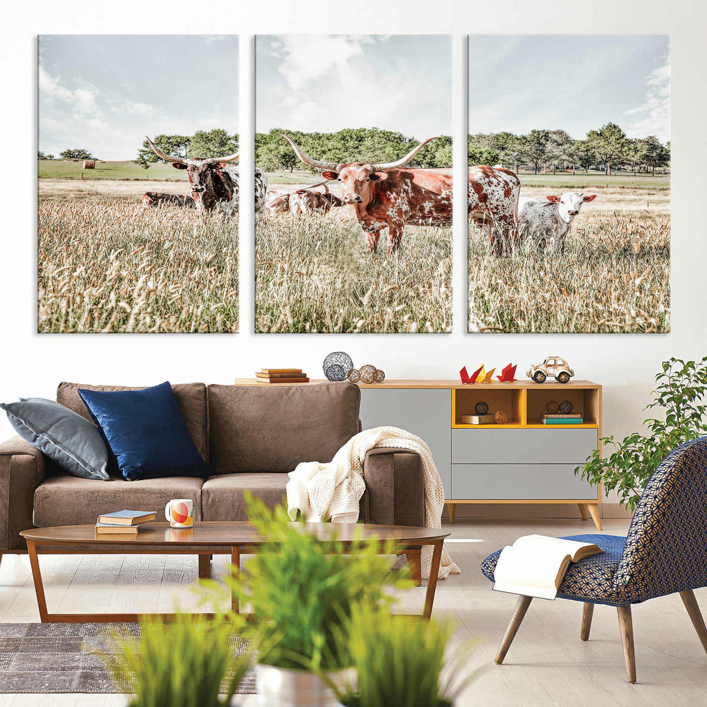 21823552-MGV-CV-36X24 - Texas Longhorn Cattle Wall Art Canvas Print, Rustic Ranch Landscape Artwork, Western Farm Field Scene, Country Prairie Animal Canvas Wall Art
