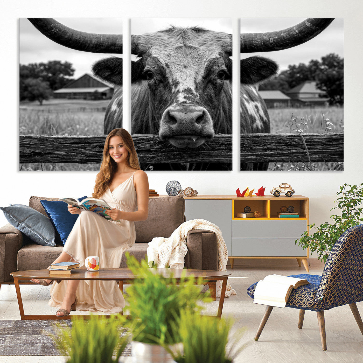 59378683B-MGV-CV-36X24 - Black White Texas Longhorn Bull Canvas Wall Art, Western Ranch Cattle Photography Print, Rustic Farmhouse Cowboy Decor Artwork