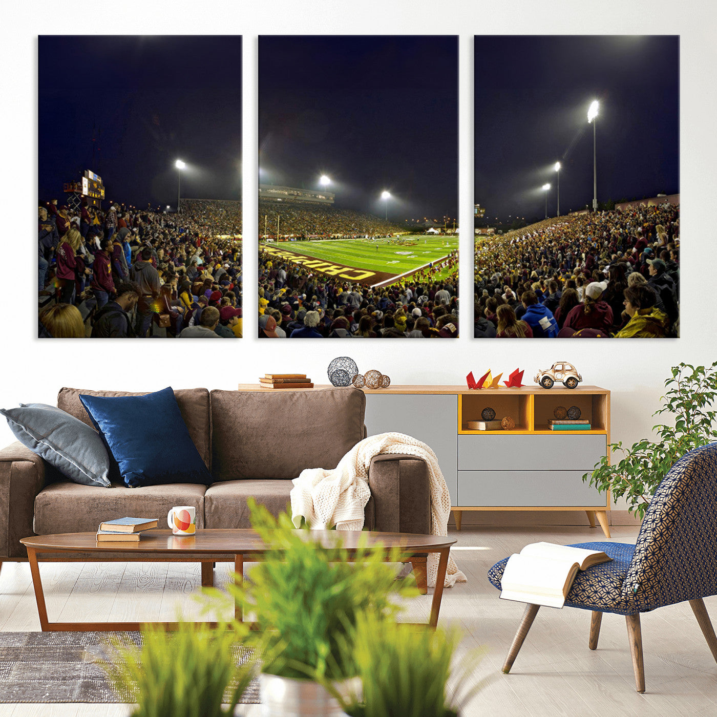 -Central Michigan University Chippewas Canvas Wall Art, Football Team Print - Mount Pleasant