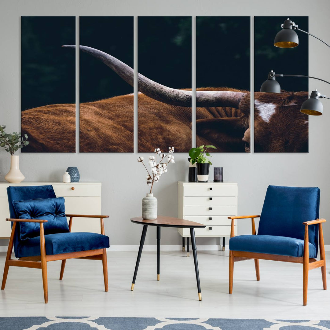 The kitchen dining area features a Texas Longhorn Bull wall art.