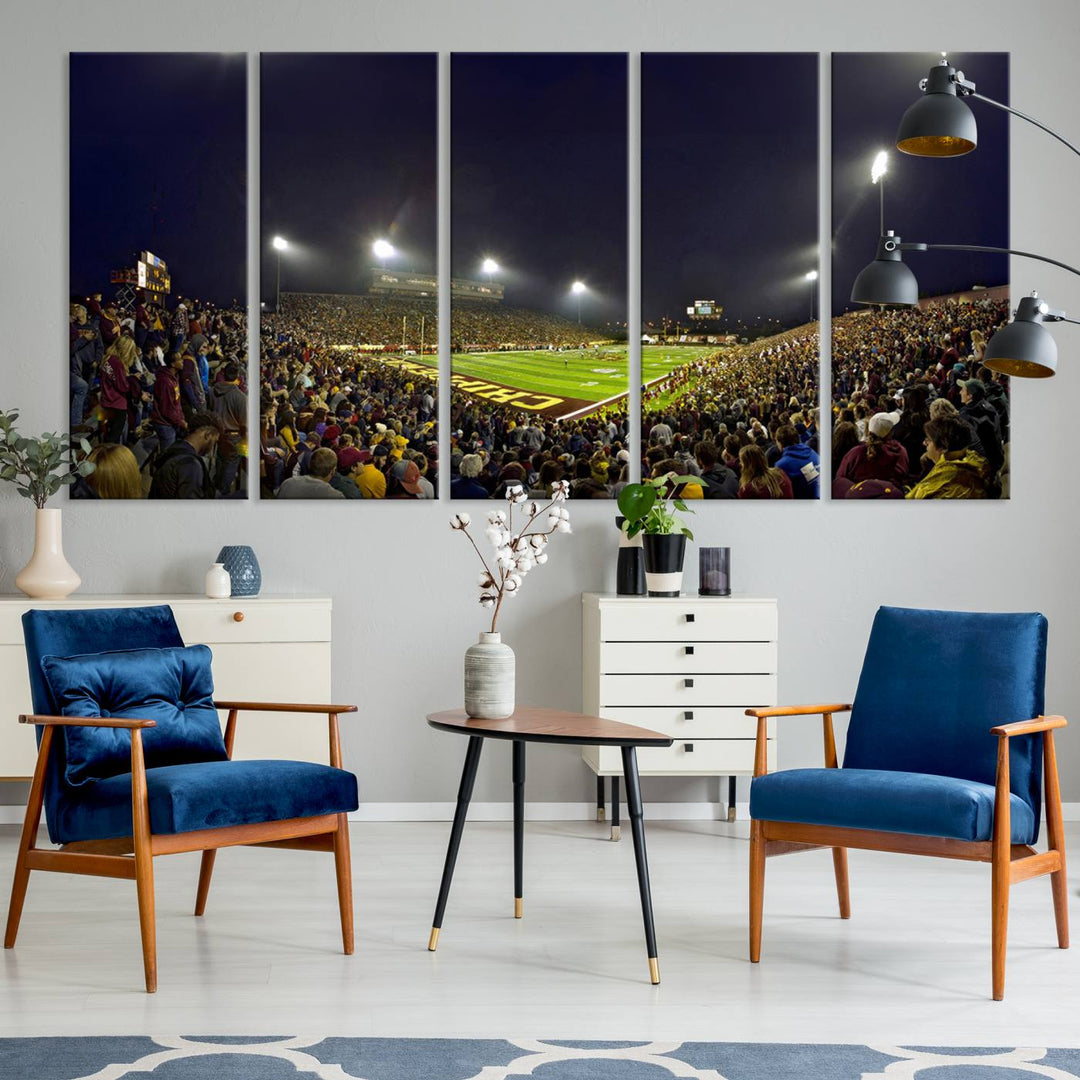 Central Michigan University Chippewas Football Team Print - Mount Pleasant Kelly/Shorts Stadium Wall Art Canvas Print