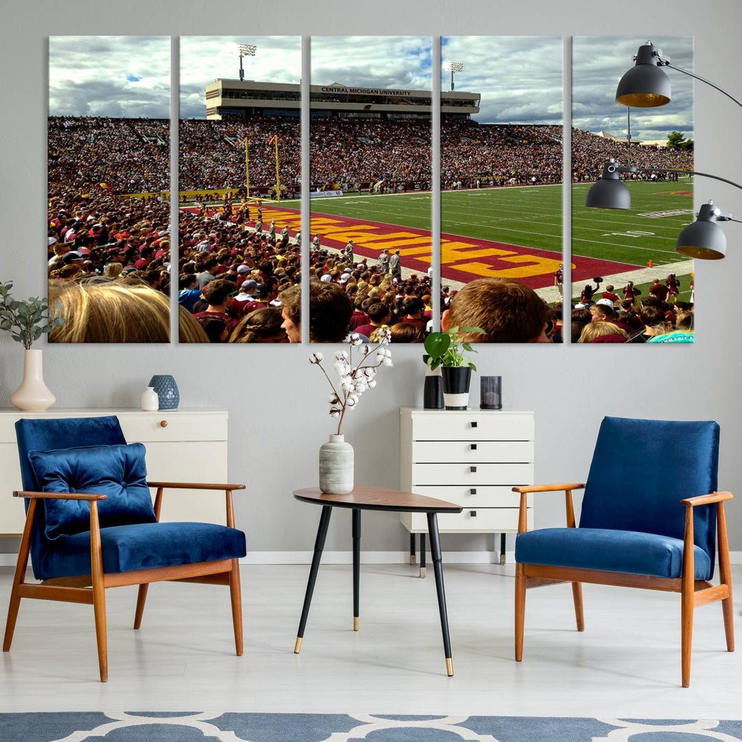 Central Michigan University Chippewas Football Team Print - Mount Pleasant Kelly/Shorts Stadium Wall Art Canvas Print