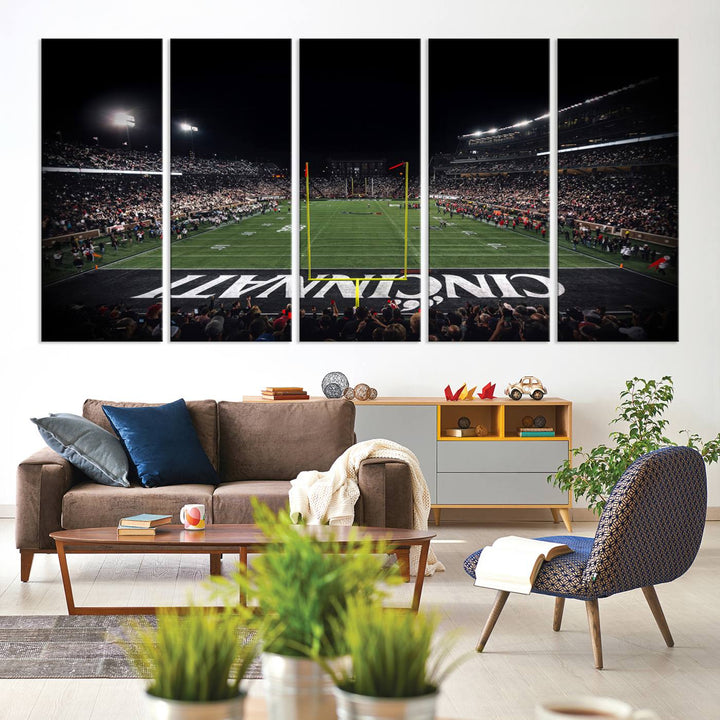 Cincinnati Bearcats Football Team Print - Nippert Stadium Wall Art Canvas Print