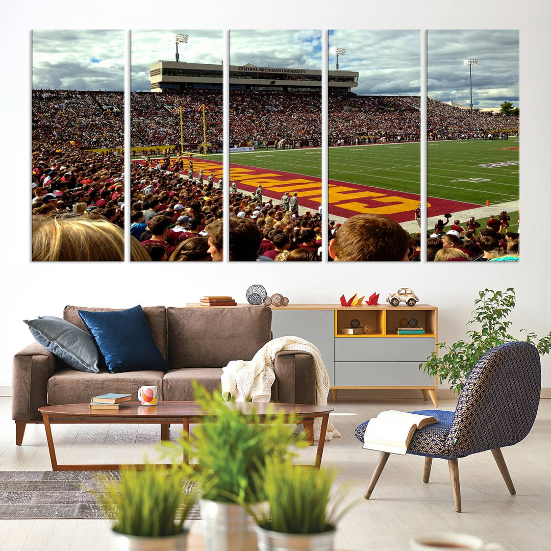 Central Michigan University Chippewas Football Team Print - Mount Pleasant Kelly/Shorts Stadium Wall Art Canvas Print