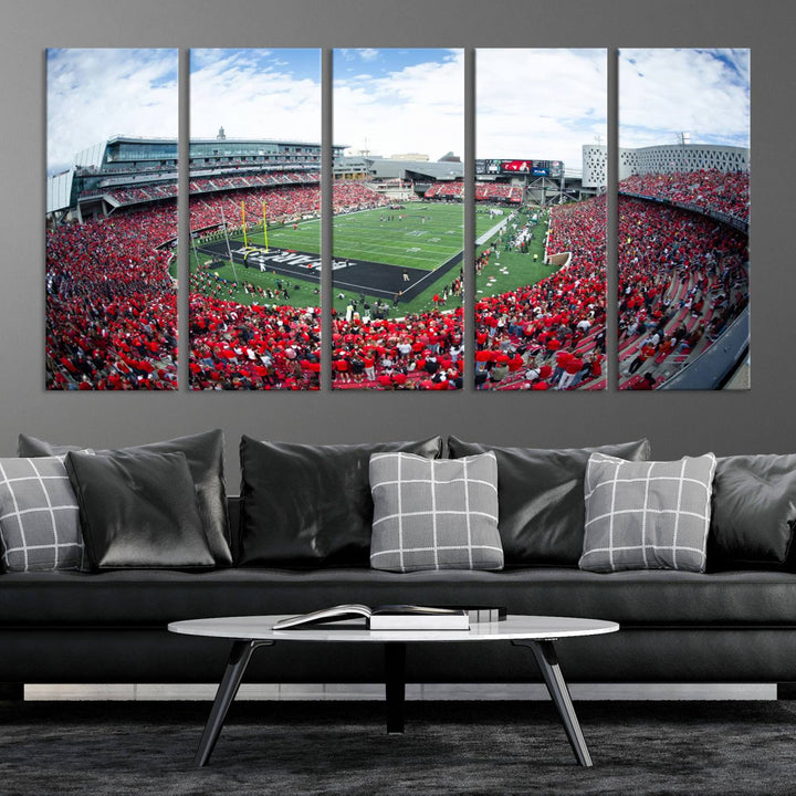 Cincinnati Bearcats Football Team Print - Nippert Stadium Wall Art Canvas Print