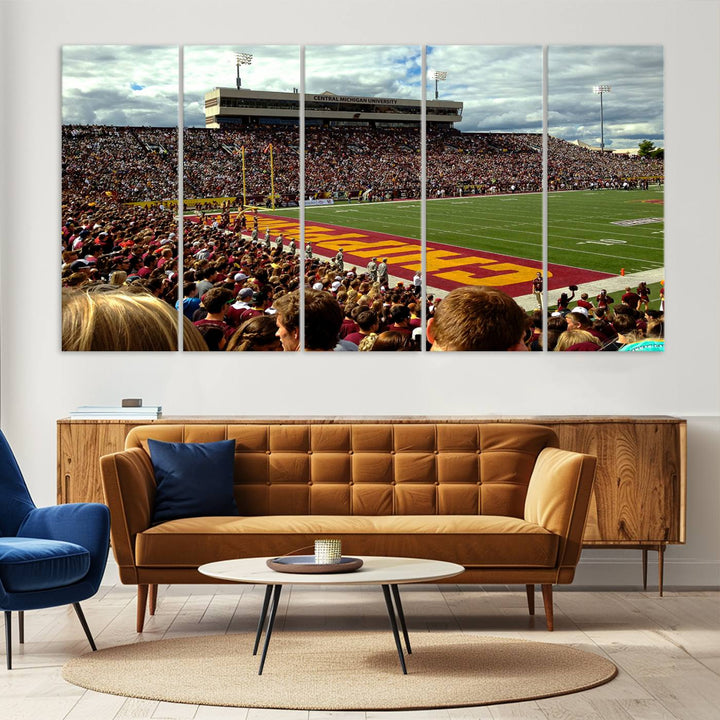 Central Michigan University Chippewas Football Team Print - Mount Pleasant Kelly/Shorts Stadium Wall Art Canvas Print