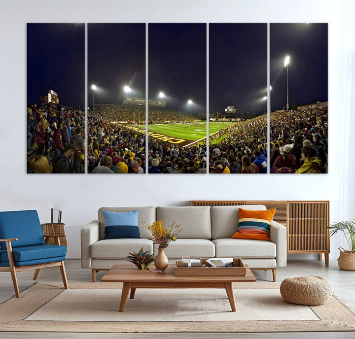 Central Michigan University Chippewas Football Team Print - Mount Pleasant Kelly/Shorts Stadium Wall Art Canvas Print