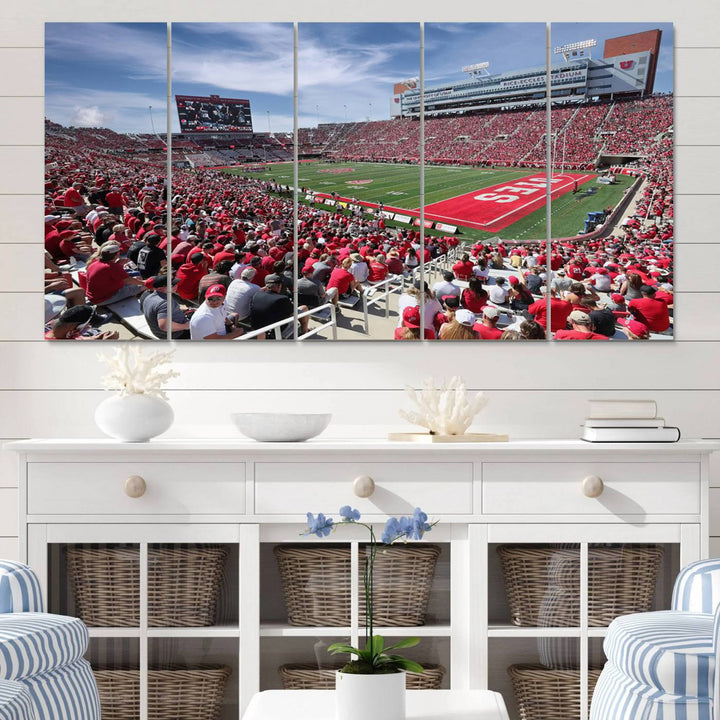 Utah Utes Football Team Print - Salt Lake City Rice-Eccles Stadium Wall Art Canvas Print