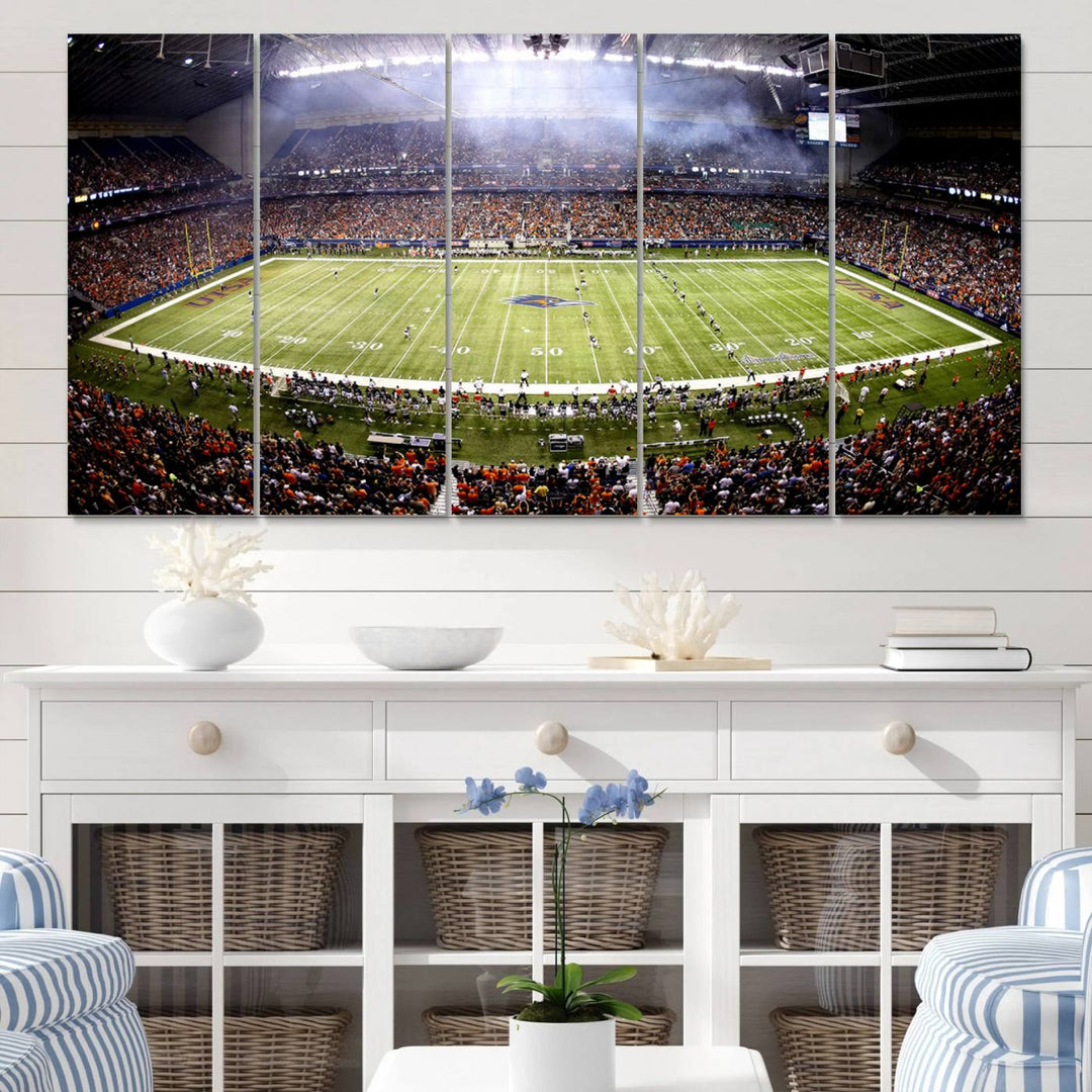 The University of Texas at San Antonio Roadrunners Football Team Print - San Antonio Alamodome Wall Art Canvas Print