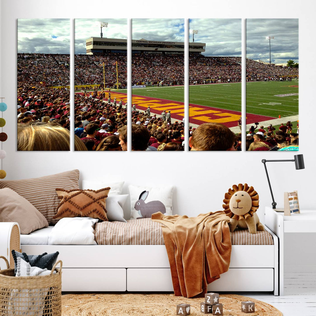 Central Michigan University Chippewas Football Team Print - Mount Pleasant Kelly/Shorts Stadium Wall Art Canvas Print