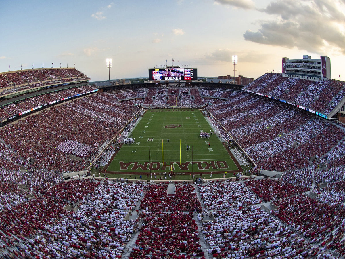11058161-MGV-CV-24X16 - Oklahoma Sooners Gaylord Family Oklahoma Memorial Stadium Wall Art Canvas Print