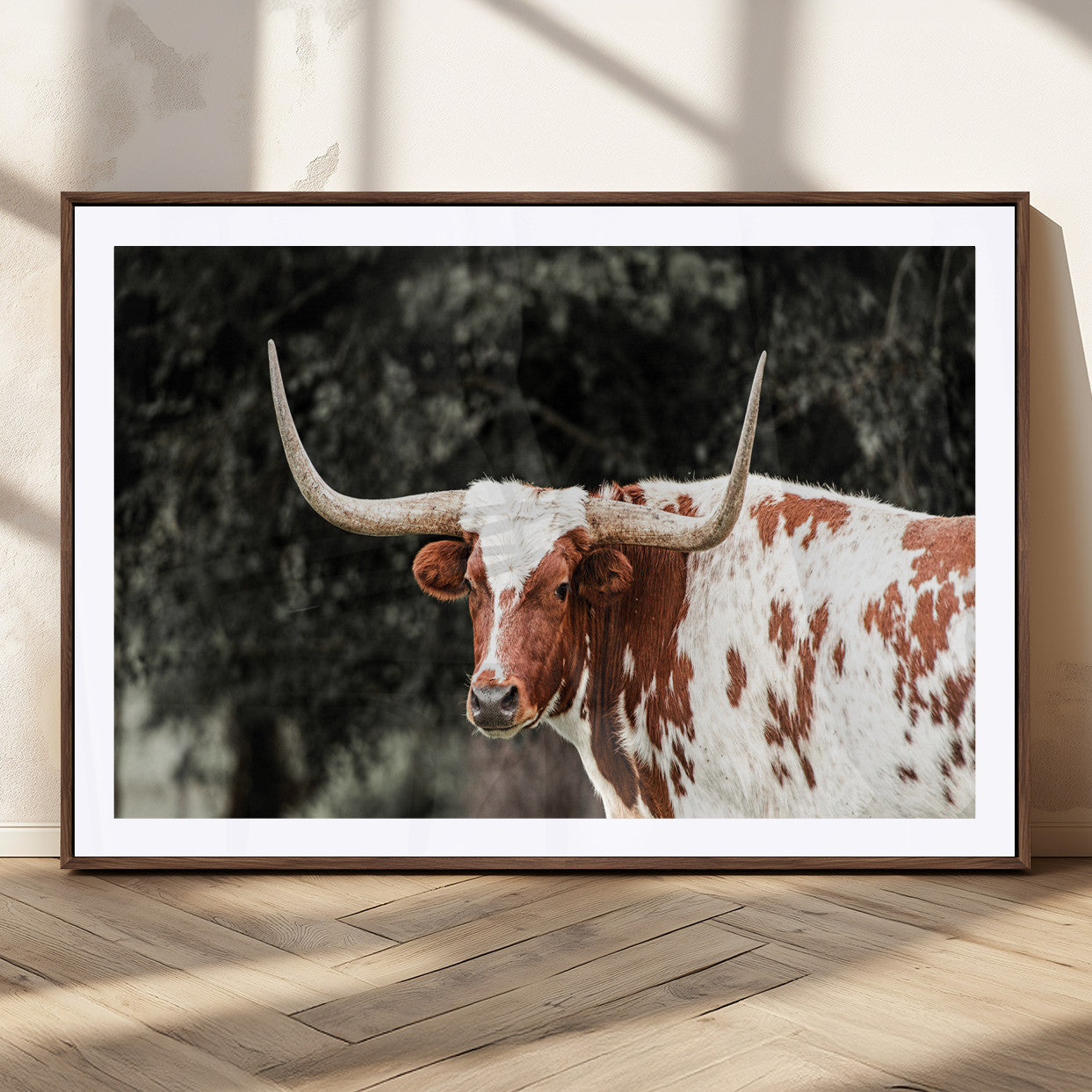 MGC-FP-36x24 - Texas Longhorn Wall Art Canvas Print, Framed Spotted Cow Art Picture Print, Horned Bull Perfect Rustic Western Decor Artwork