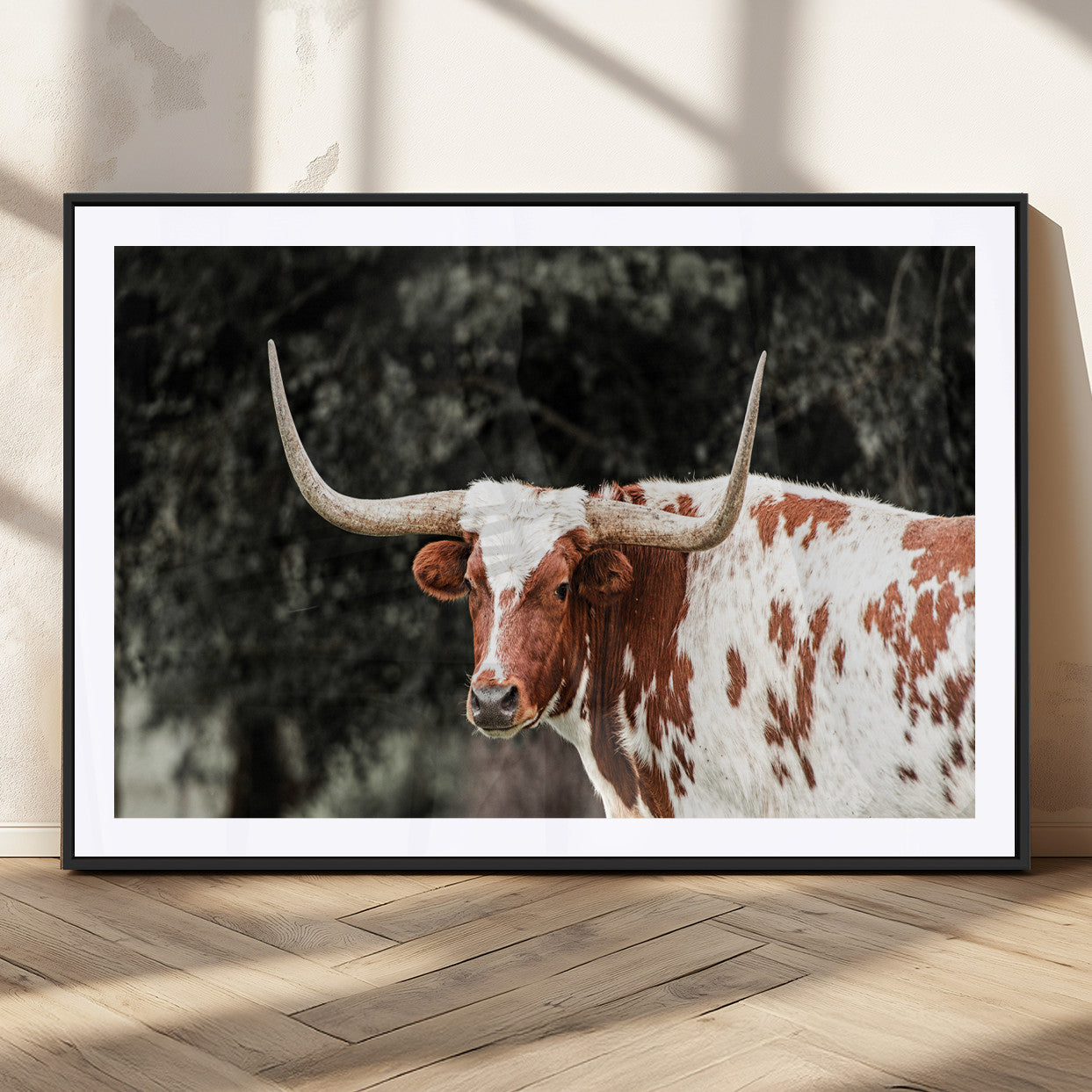 MGC-FP-36x24 - Texas Longhorn Wall Art Canvas Print, Framed Spotted Cow Art Picture Print, Horned Bull Perfect Rustic Western Decor Artwork