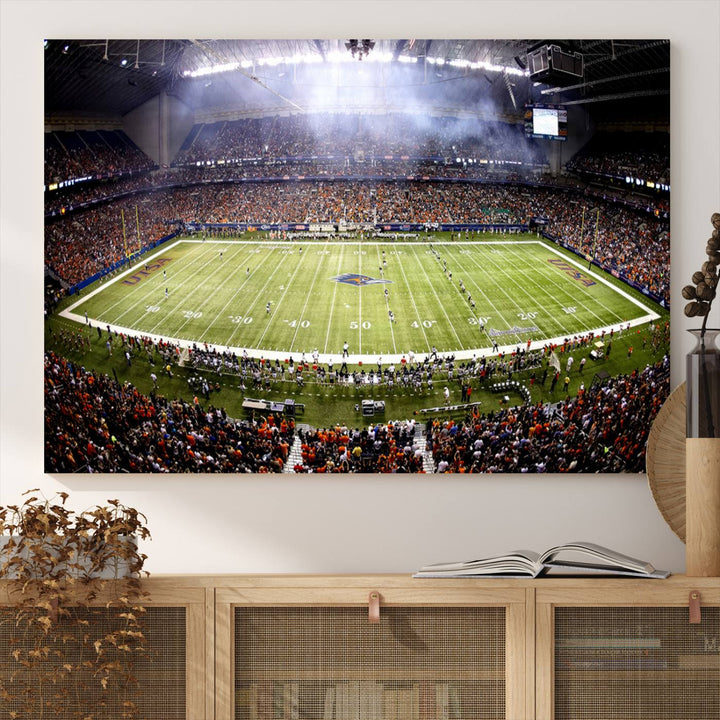 The University of Texas at San Antonio Roadrunners Football Team Print - San Antonio Alamodome Wall Art Canvas Print