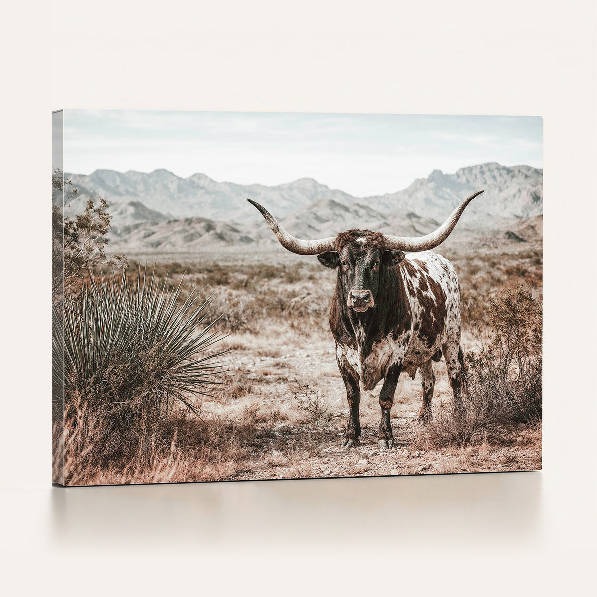 17622011H-MGV-CV-36X24 - Texas Longhorn Bull Wall Art Canvas Print, Western Farmhouse Cowboy Decor, Rustic Texas Ranch Cattle Artwork for Living Room Bedroom Office, Framed Wall Decor