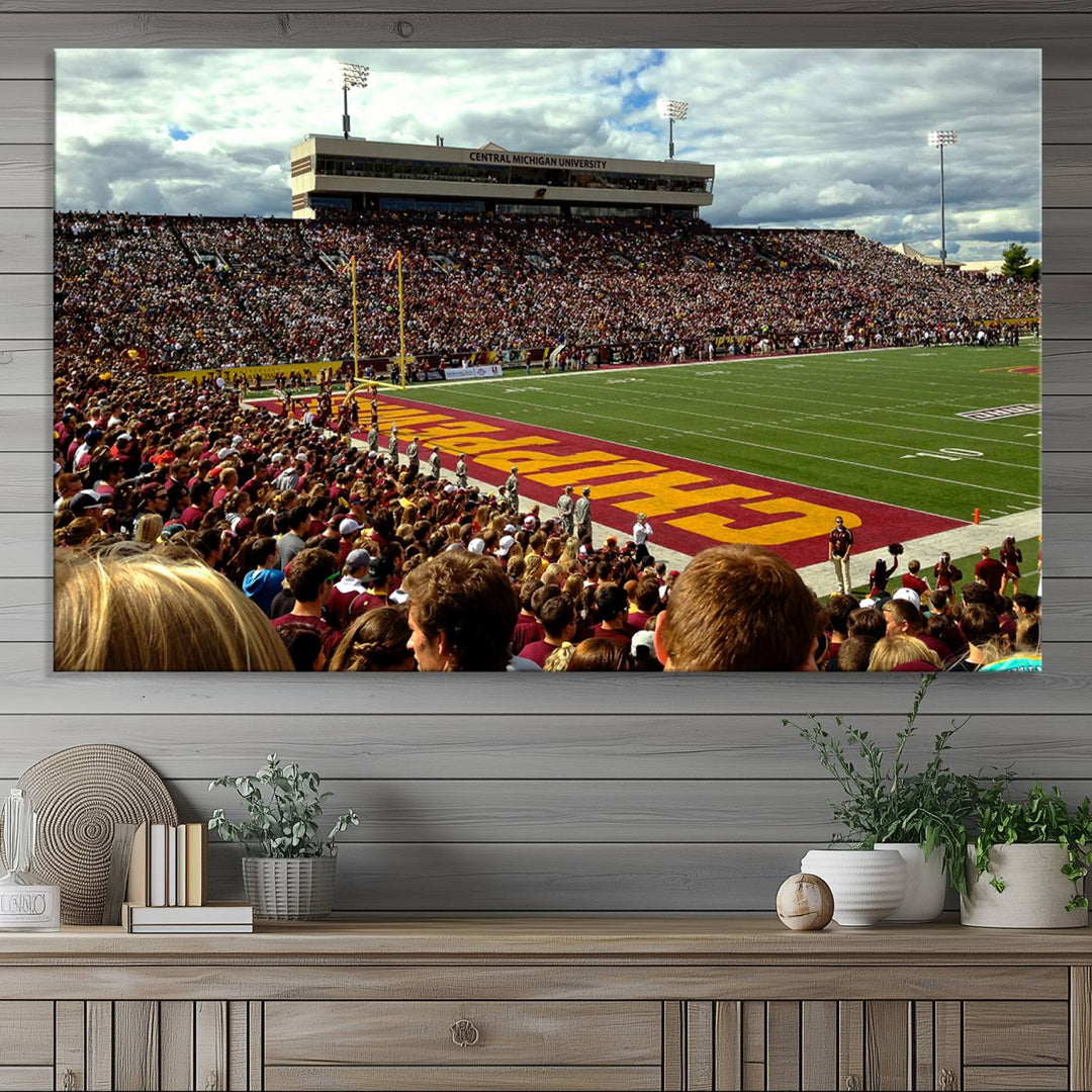 Central Michigan University Chippewas Football Team Print - Mount Pleasant Kelly/Shorts Stadium Wall Art Canvas Print